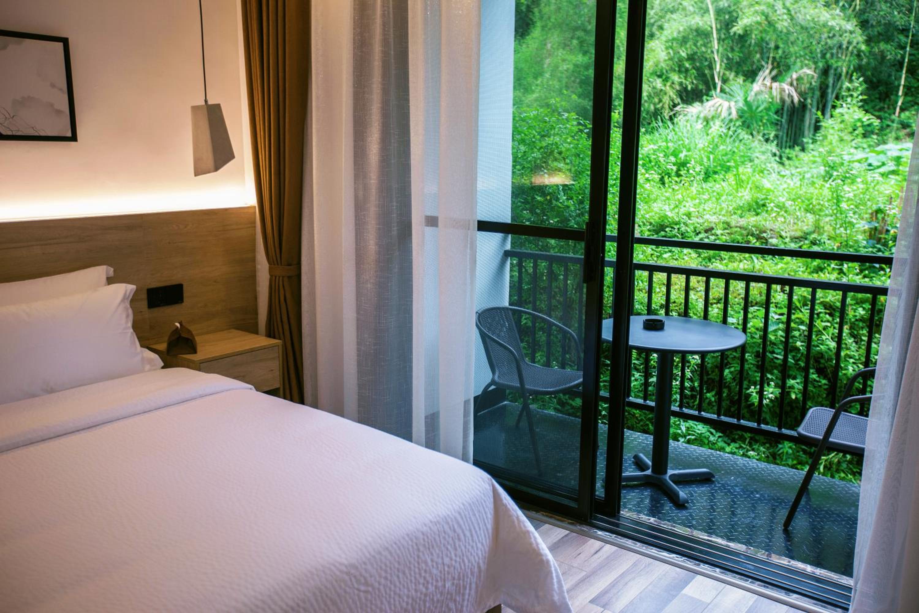 Whispering Mountains Boutique Hotel