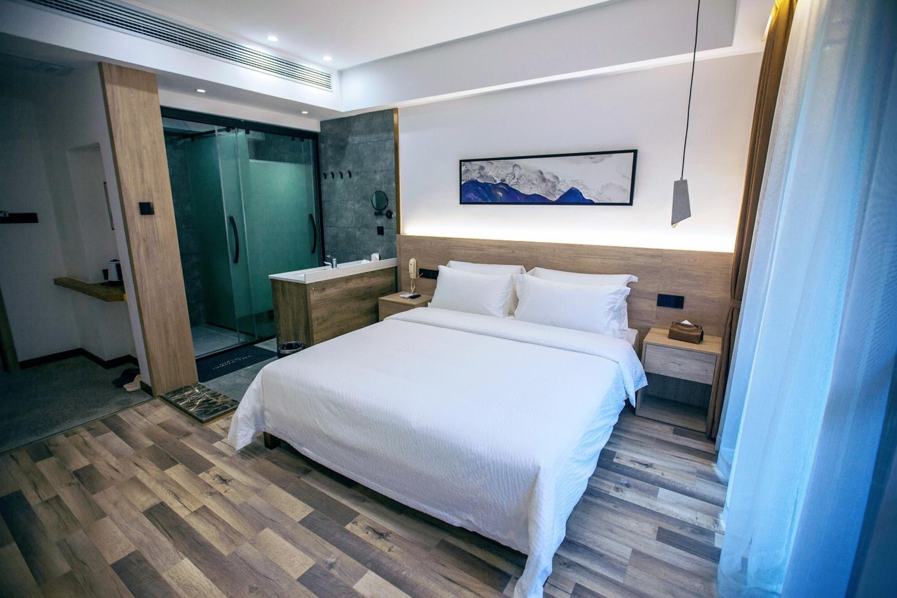 Whispering Mountains Boutique Hotel