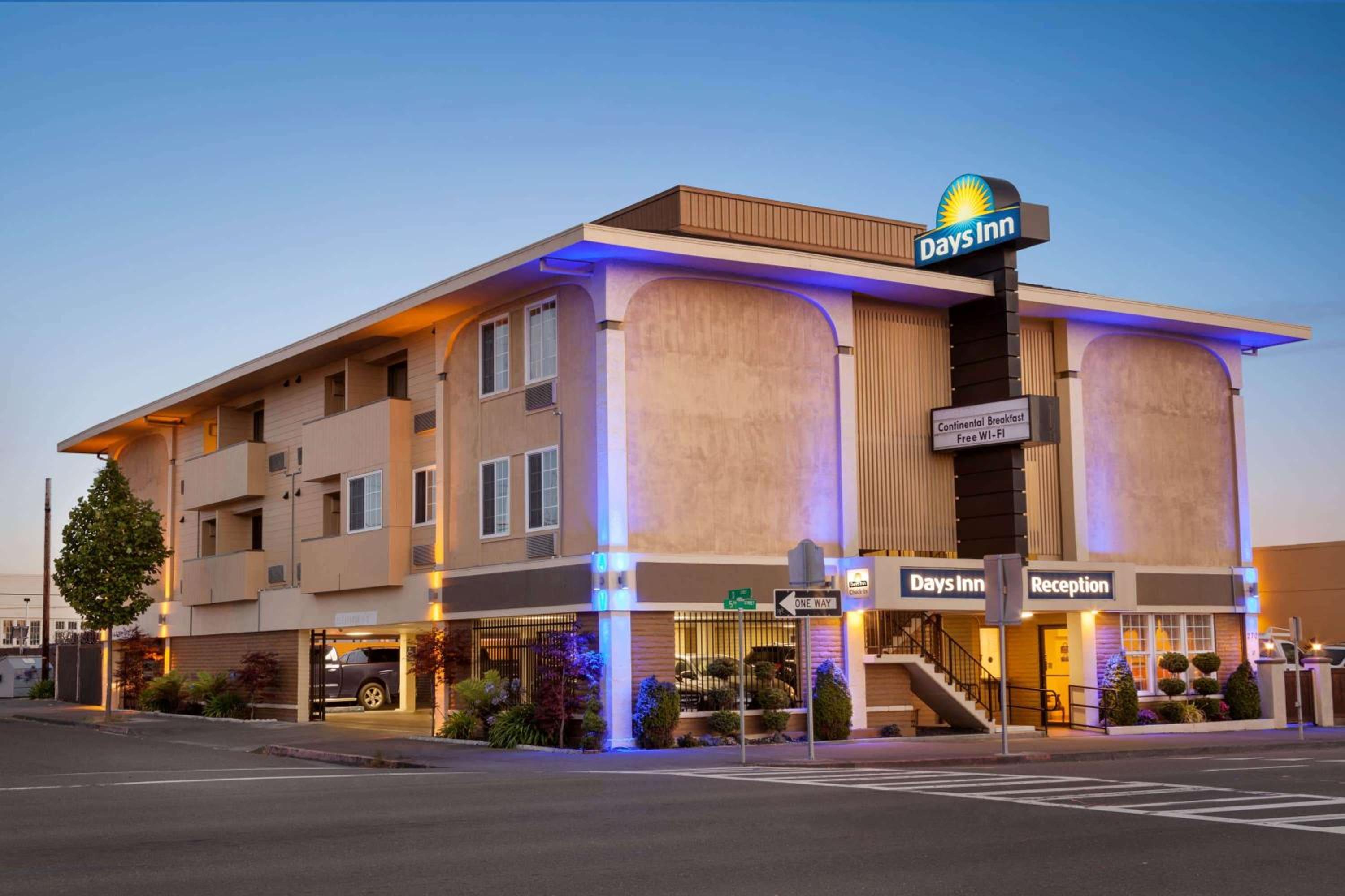 Days Inn by Wyndham Eureka CA view 2