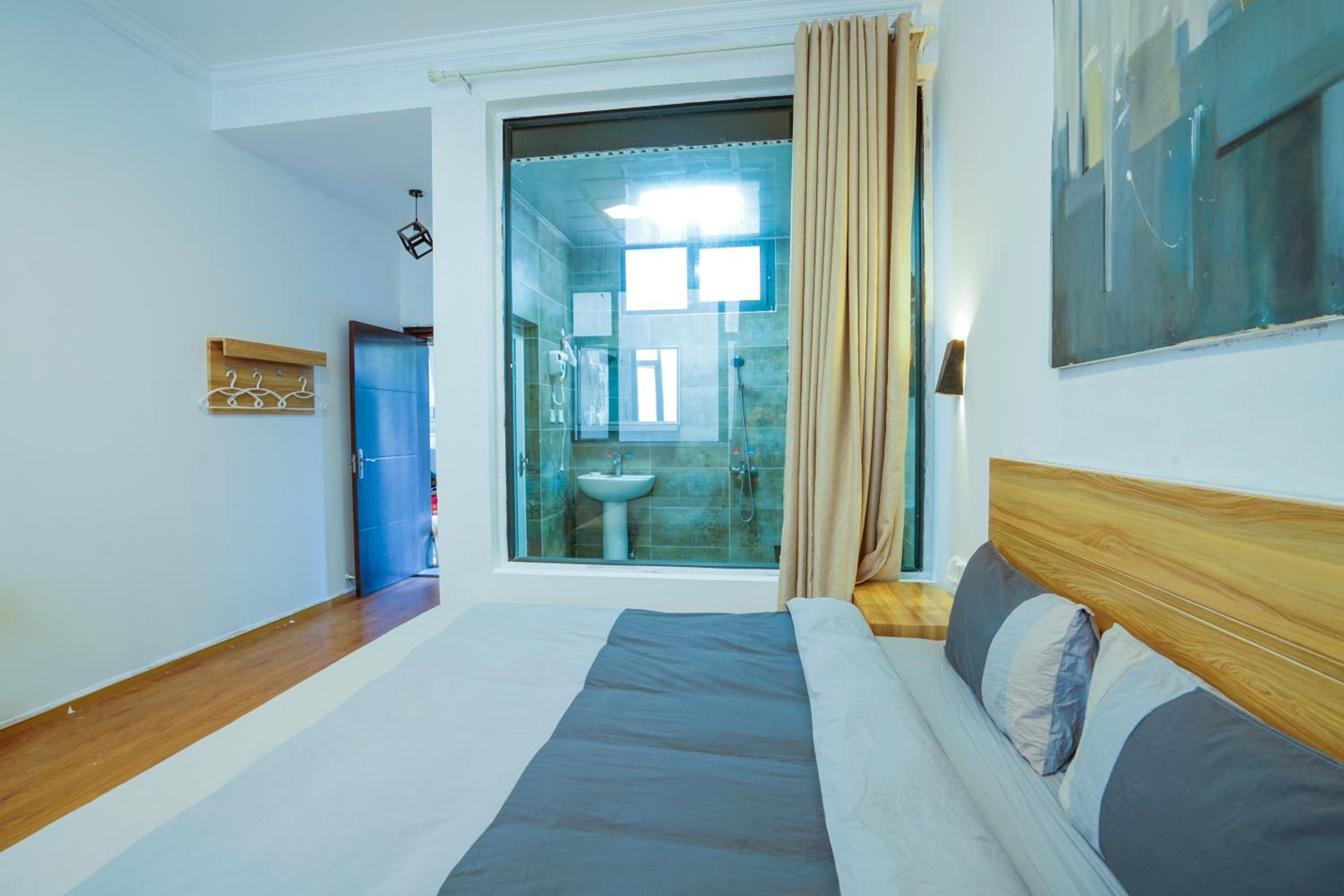 Monster B&B