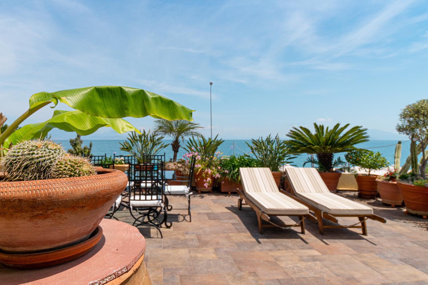 Diamante Beachfront Suites