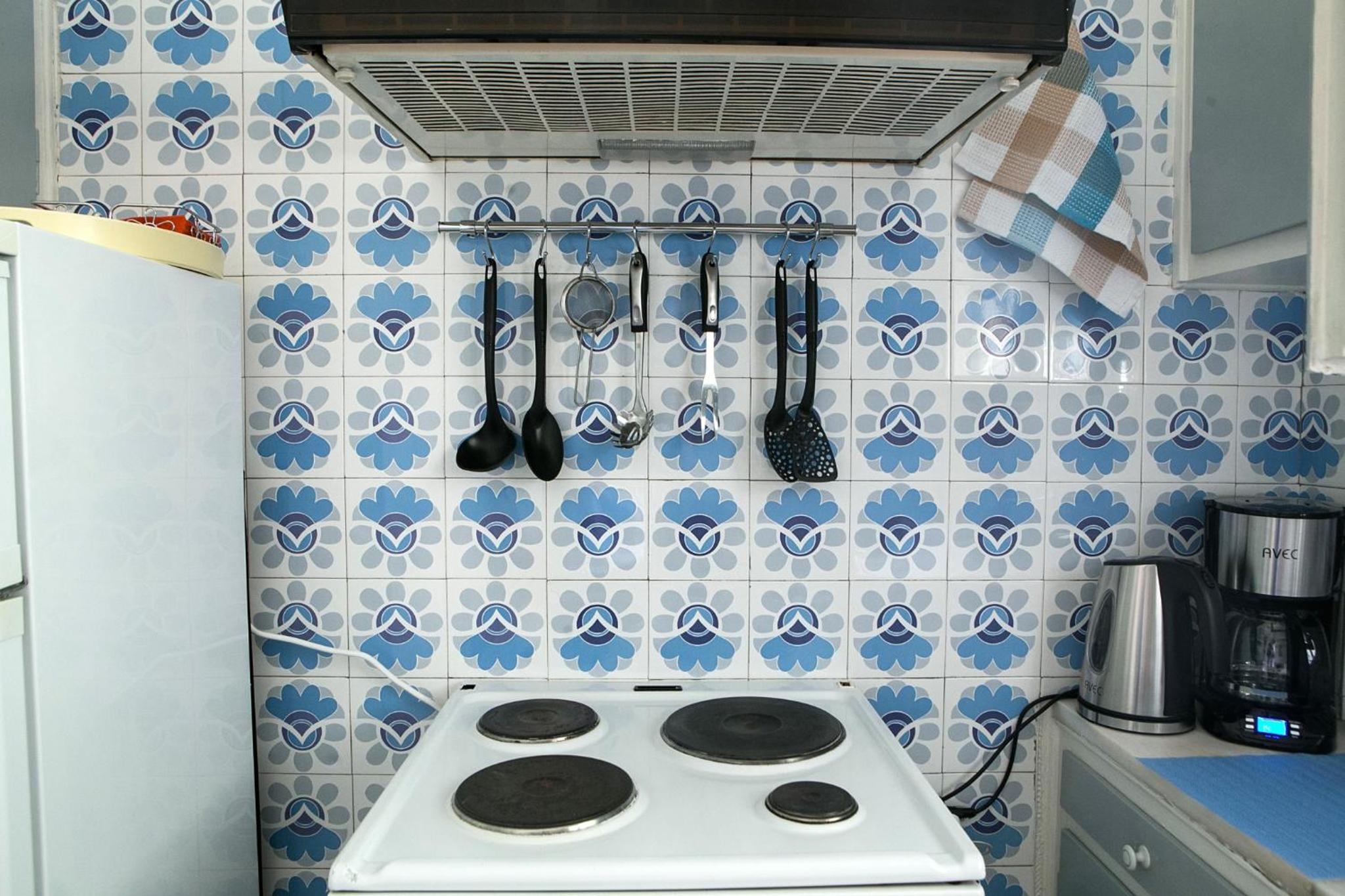 Best House, Larisis Metro, Athens