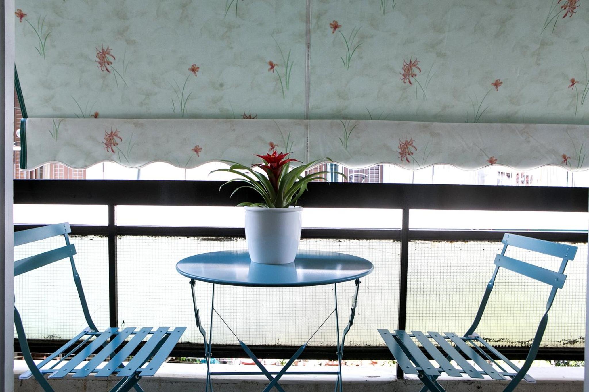 Best House, Larisis Metro, Athens