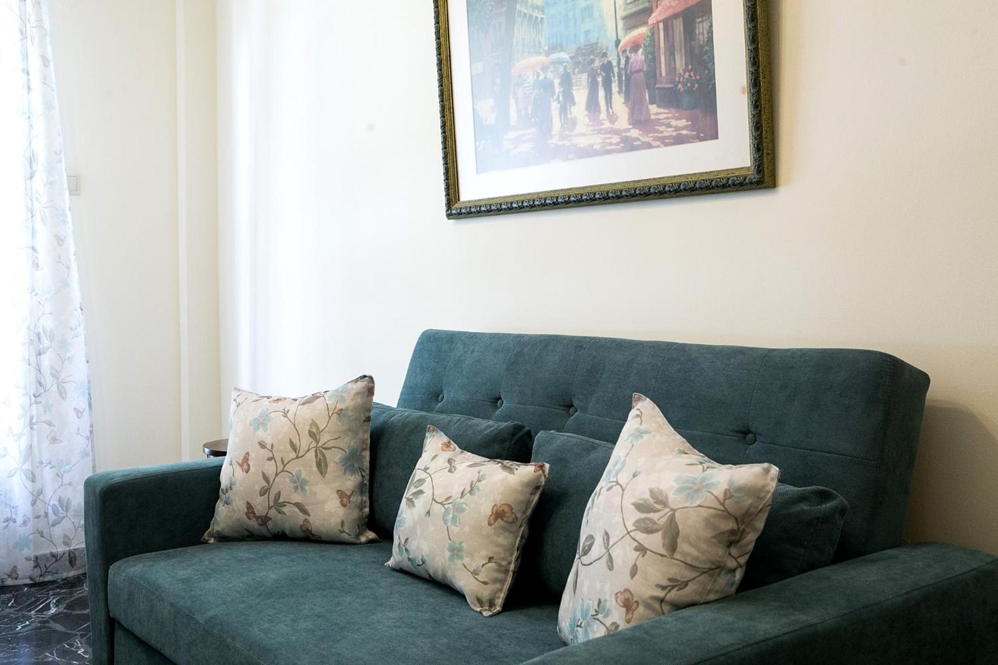 Best House, Larisis Metro, Athens