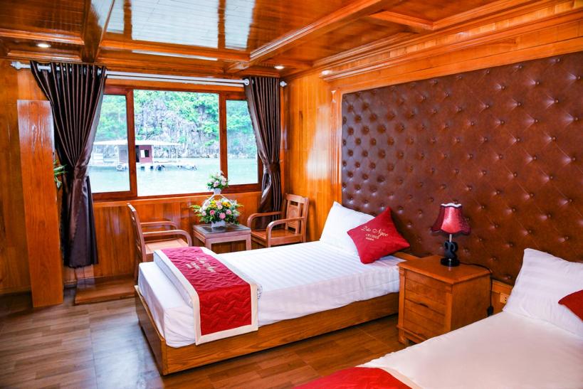 Cat Ba Bay Cruises view 5
