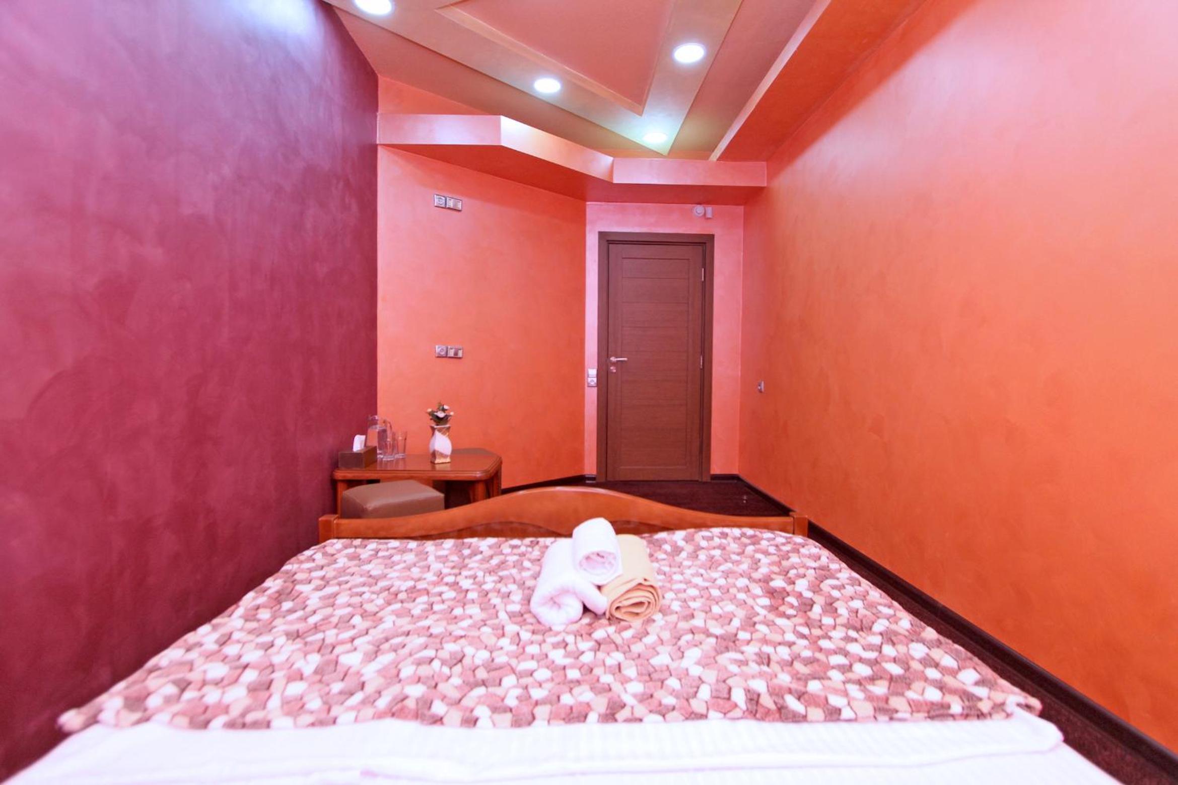 HOTEL N1