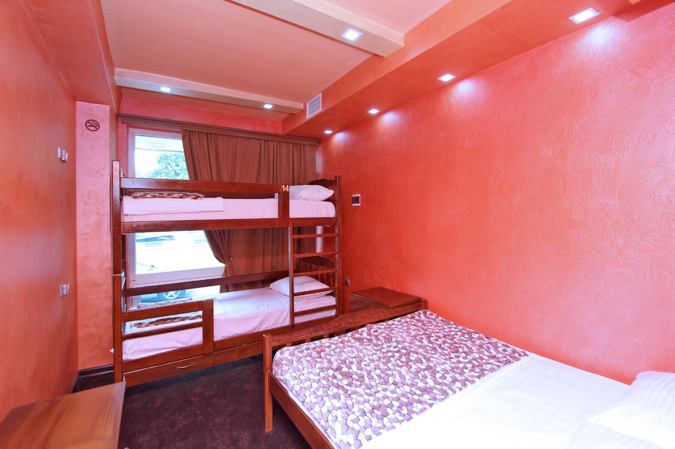 HOTEL N1