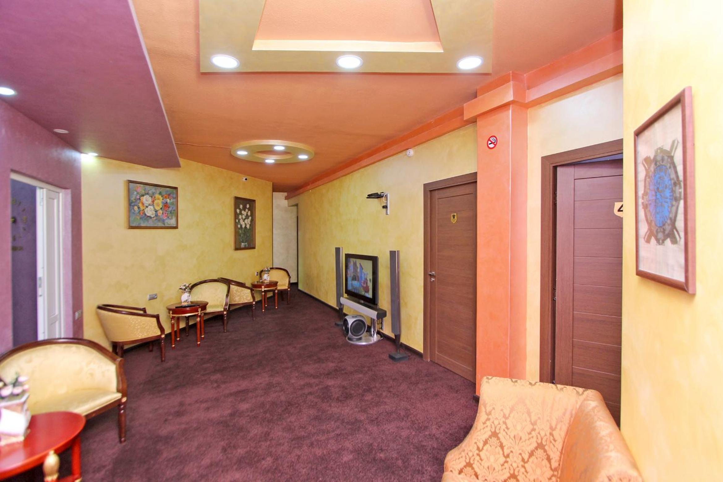 HOTEL N1