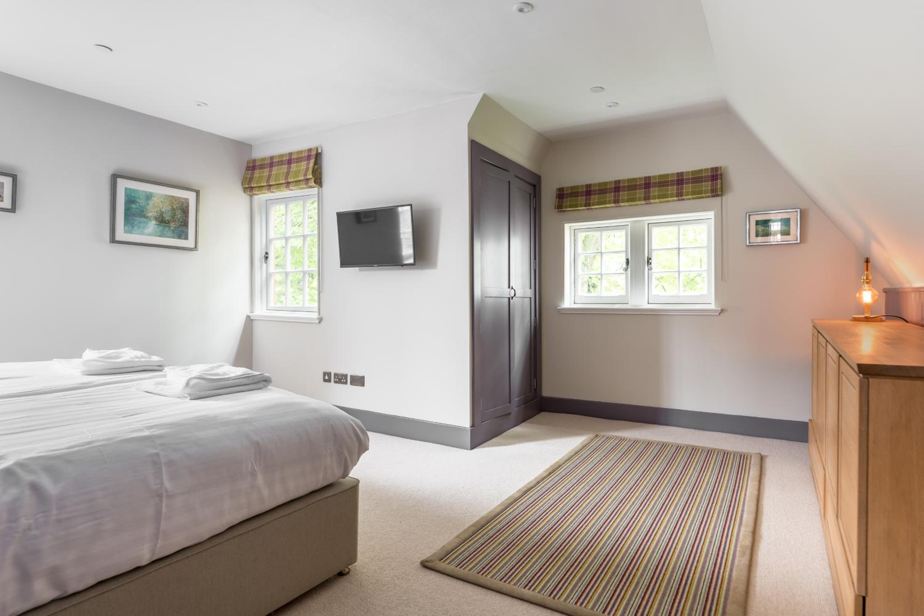 Amazing penthouse, stunning views, Castle 2 mins view 4