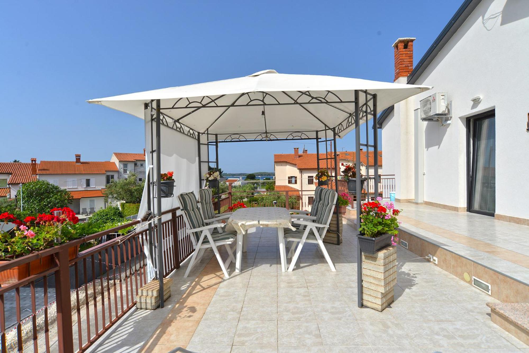 Apartments Fazana 765 view 3