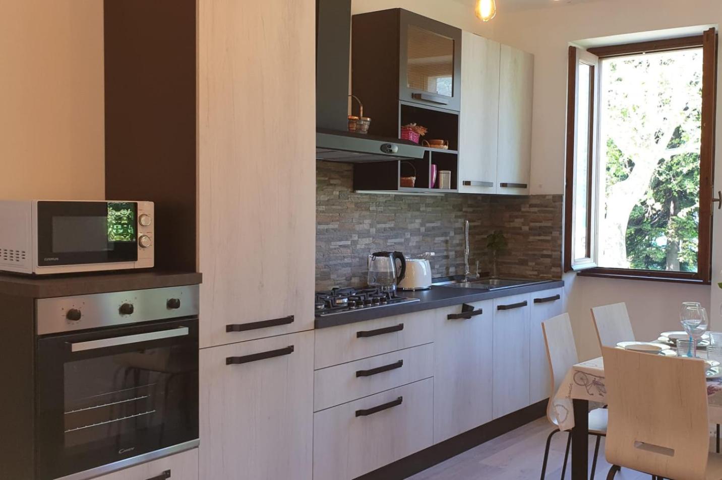 VILLA LAGO FOREGROUND Lakefront Three Bedroom with Balcony Bike and Boat Experience photo 5