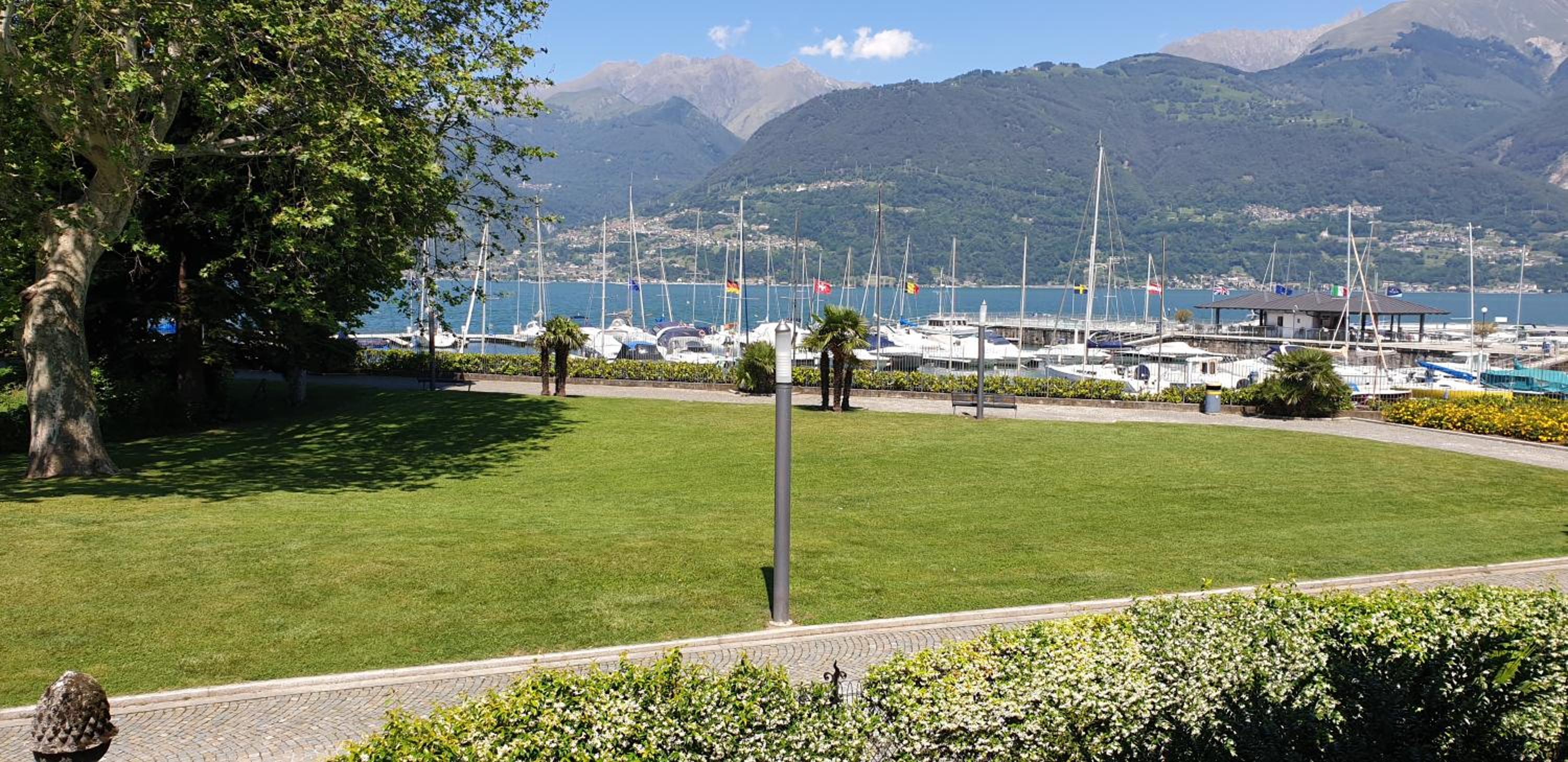 VILLA LAGO FOREGROUND Lakefront Three Bedroom with Balcony Bike and Boat Experience photo 4
