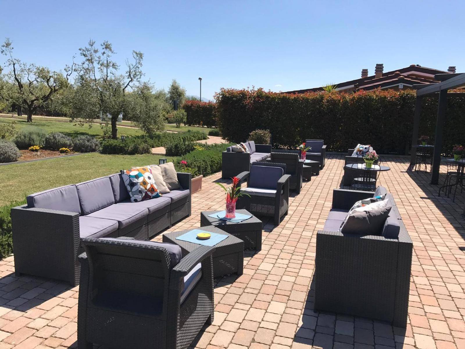 Il Casale degli Ulivi - Agriturismo - TENIMENTI LEONE