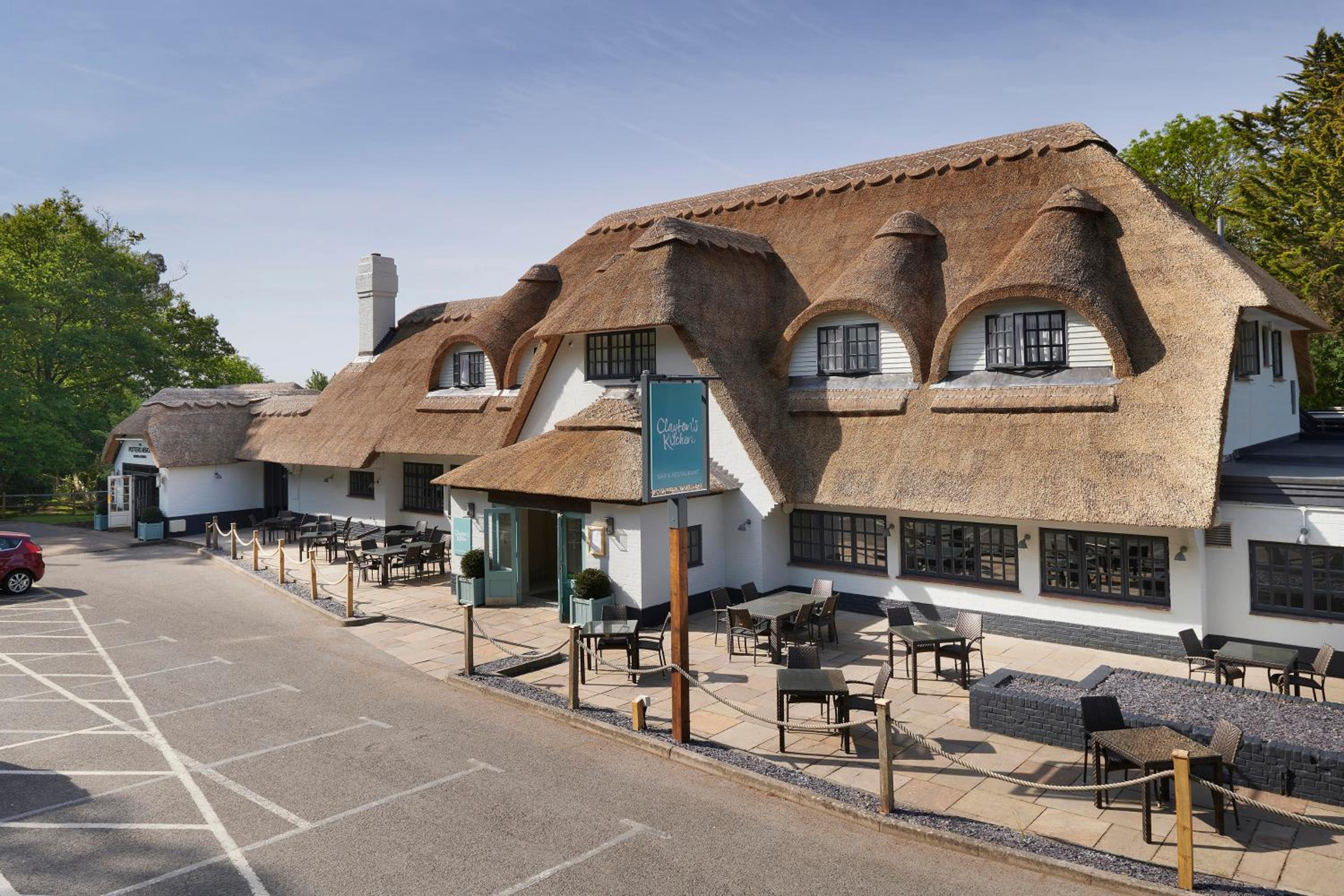 Romsey Vacations - Potters Heron Hotel - Property Image 4