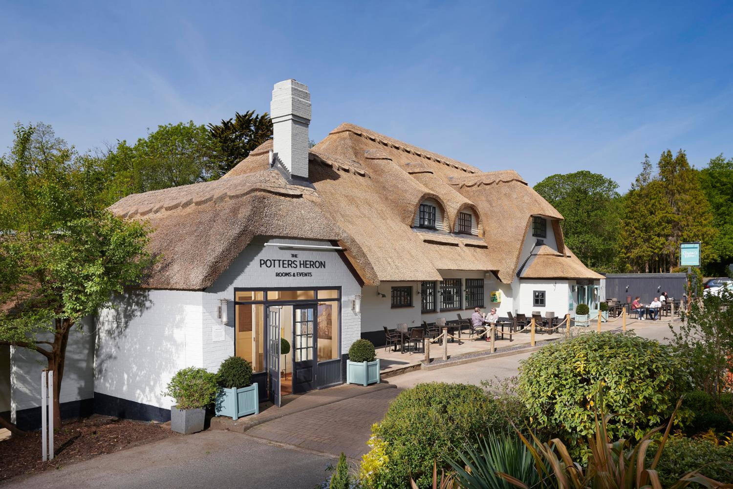 Romsey Vacations - Potters Heron Hotel - Property Image 5