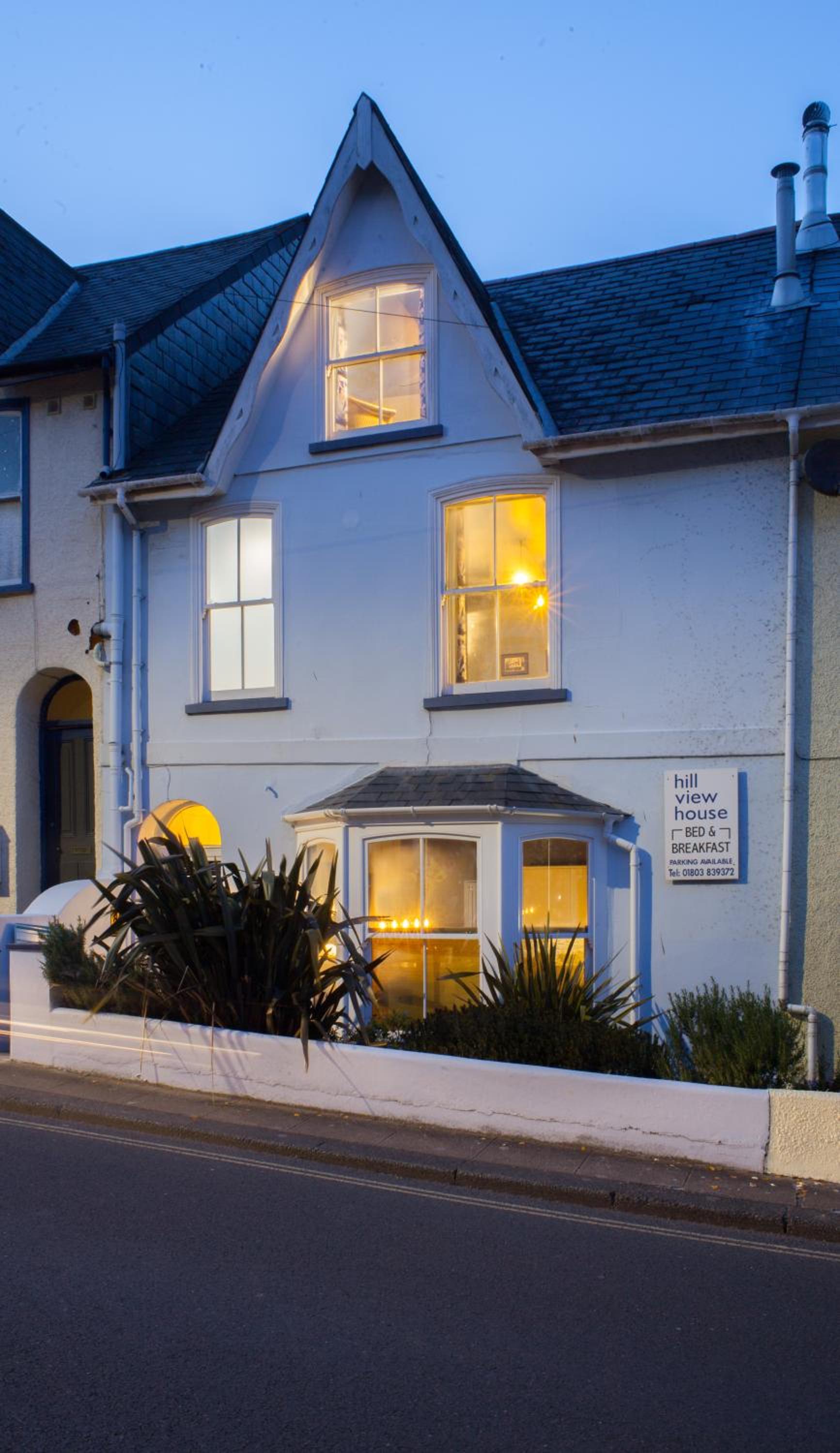 Hill View House