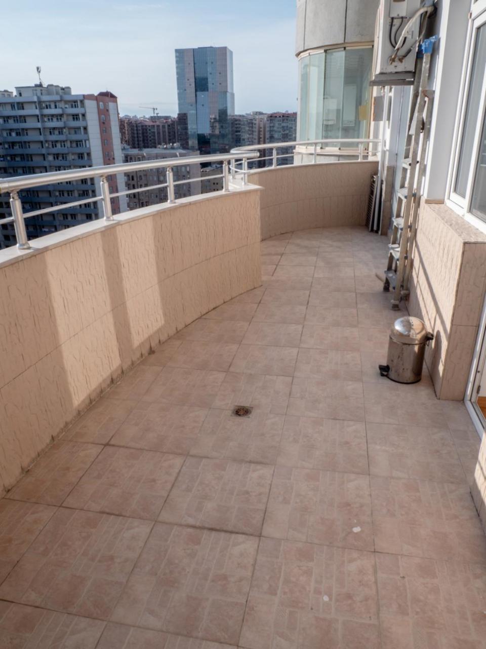 Boulevard Side Apartments