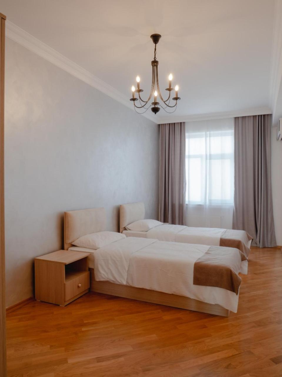 Boulevard Side Apartments