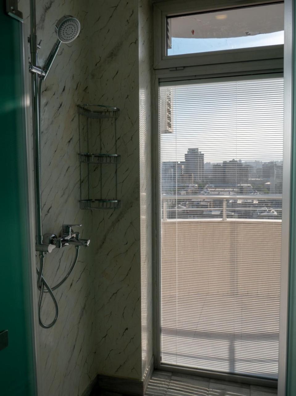 Boulevard Side Apartments