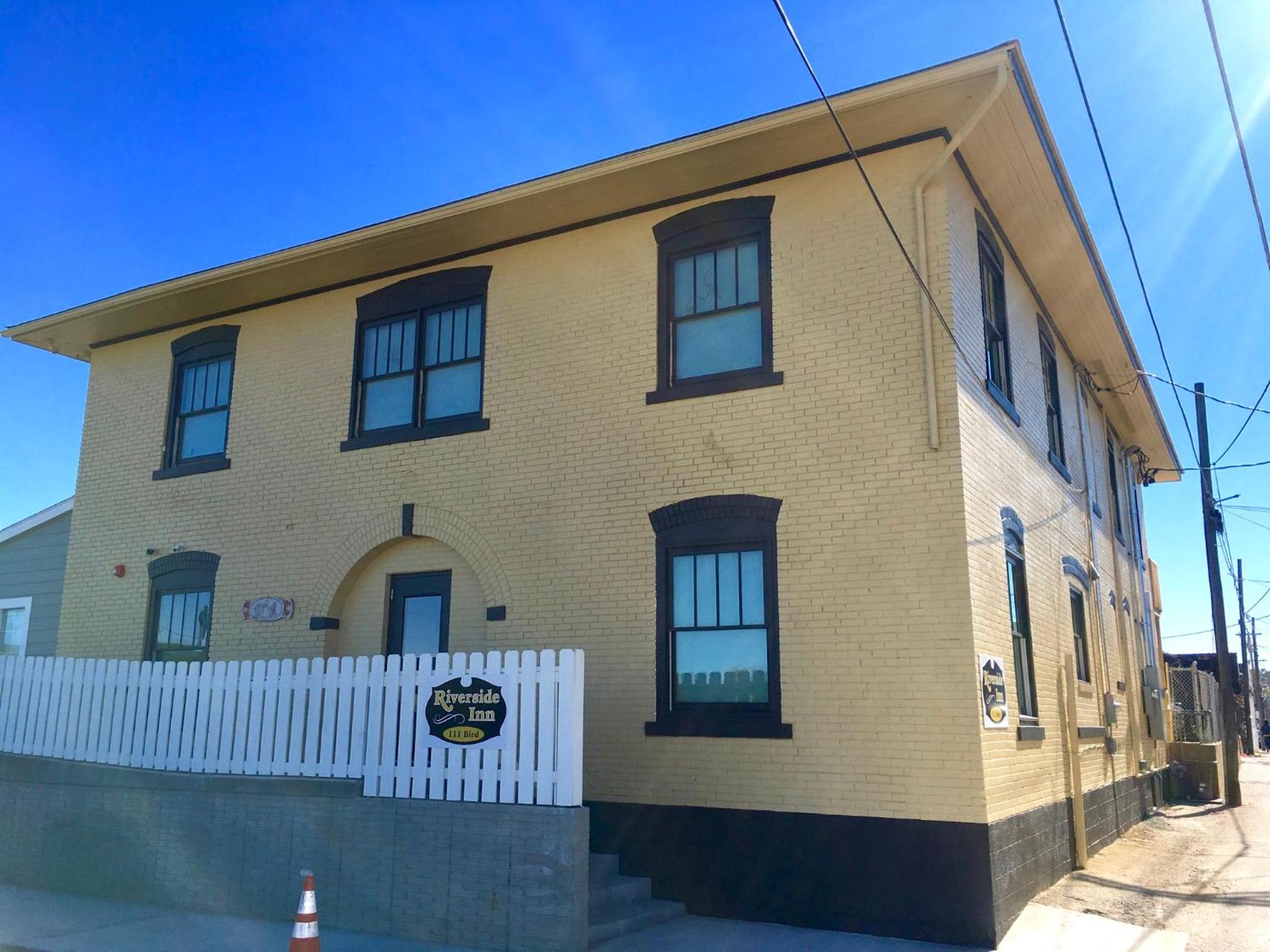 Hannibal Vacations - Riverside inn hannibal - Property Image 1