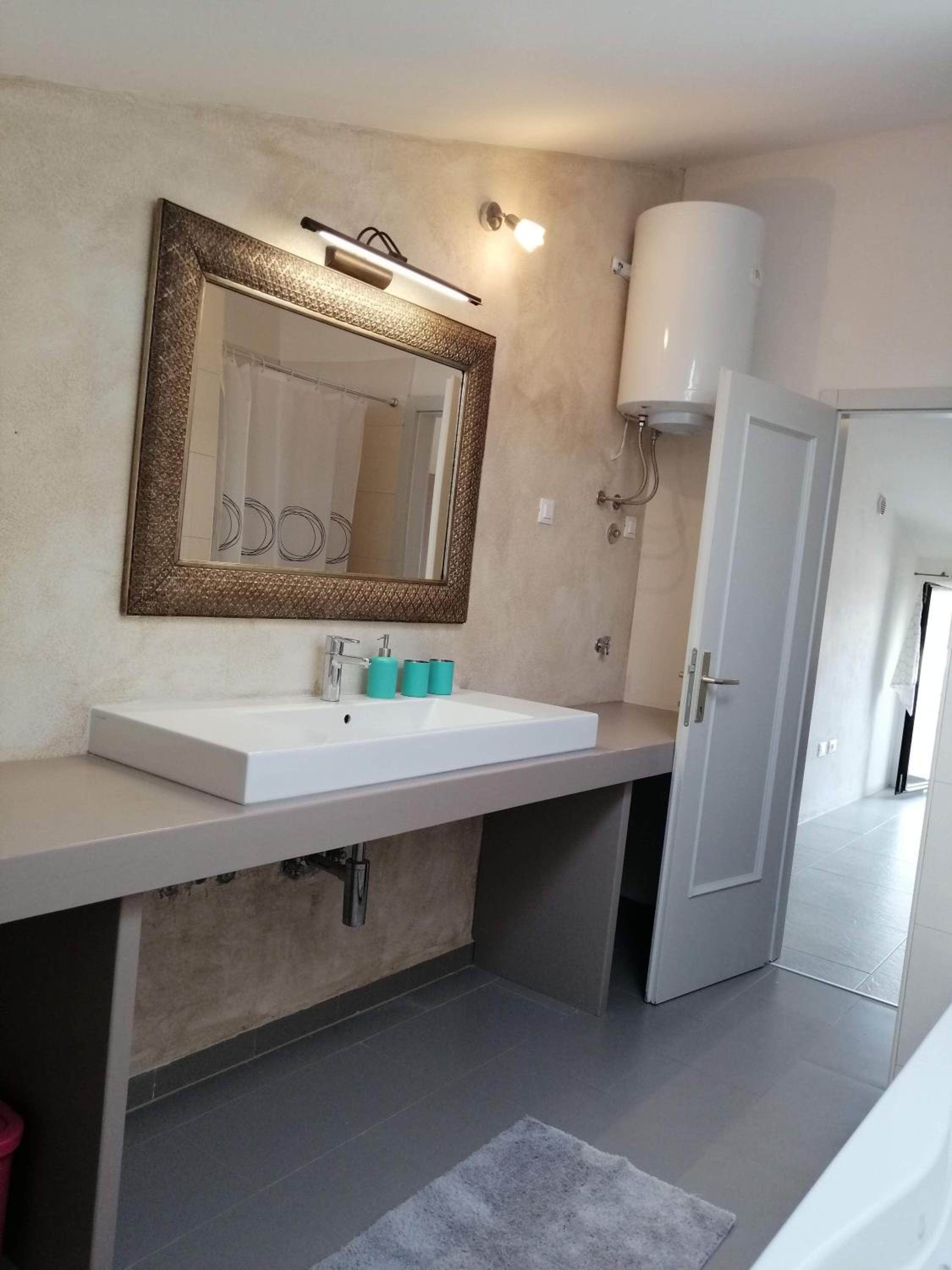 Gracia Apartments