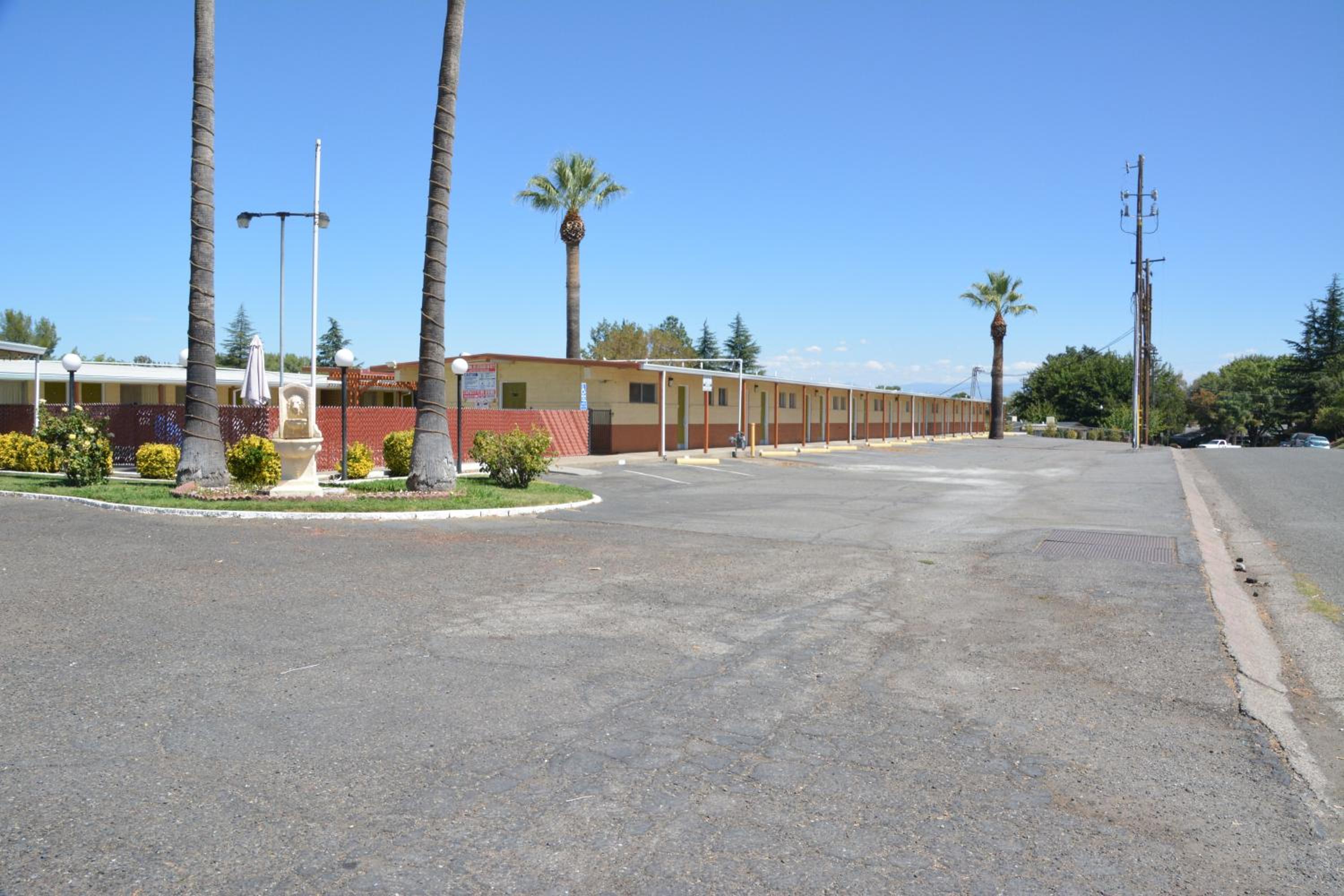 Red Bluff Vacations - Gateway Inn - Property Image 27