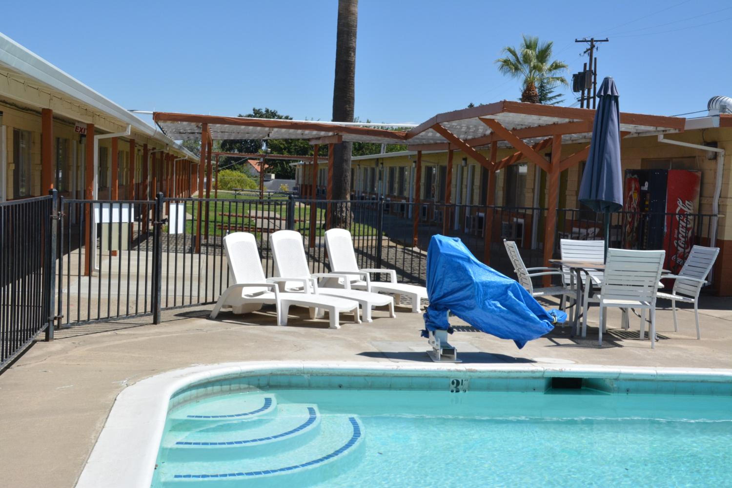 Red Bluff Vacations - Gateway Inn - Property Image 23