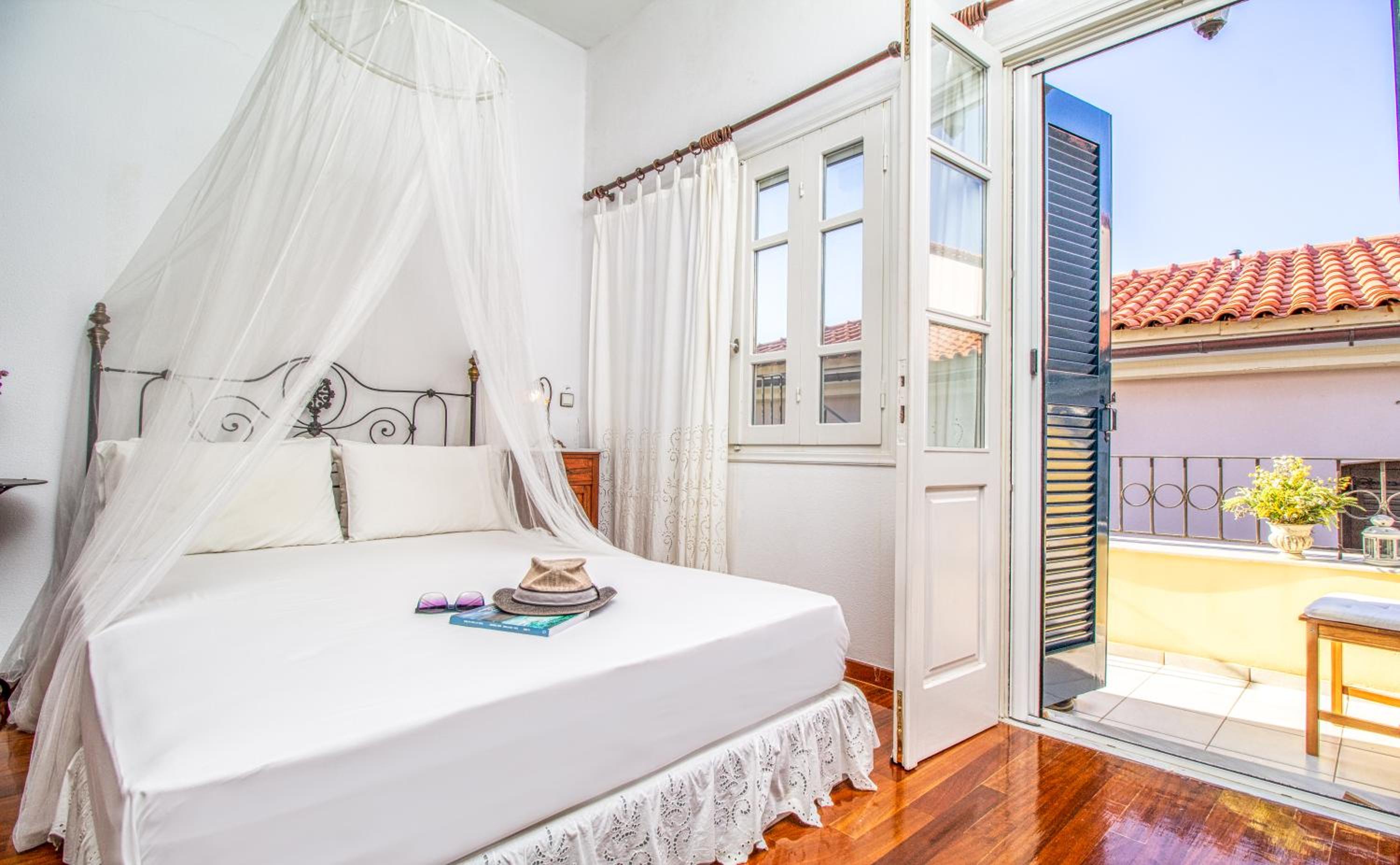 Chanialiving Venetian Luxury House-near Plaza Parking view 2
