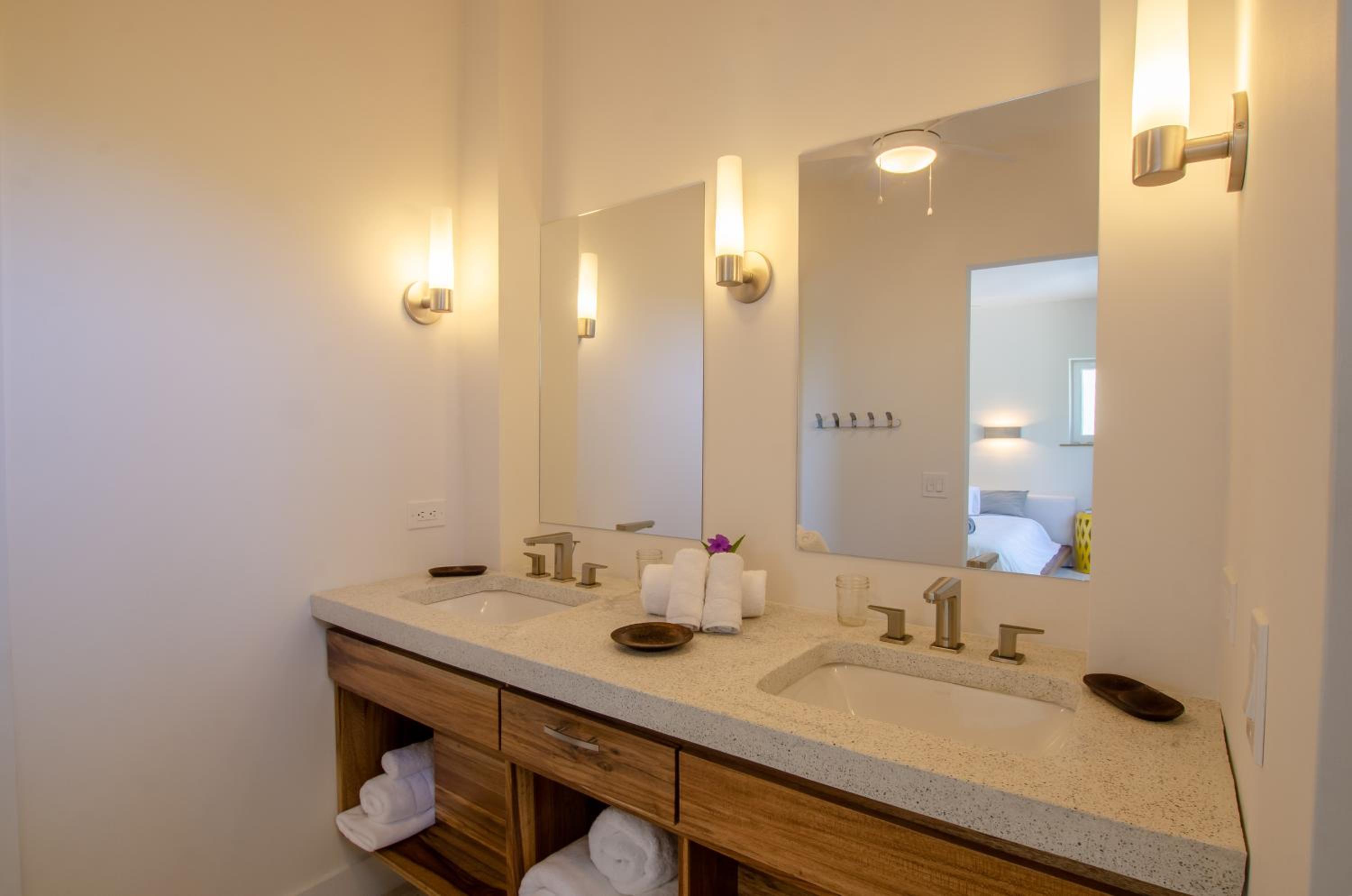 Villa Topaz Above West Bay with 360 Degree Views! 4 Bedroom Option view 3