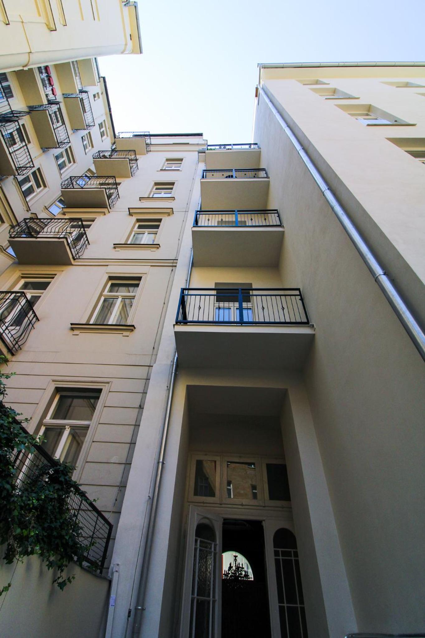 Bouquet Apartments