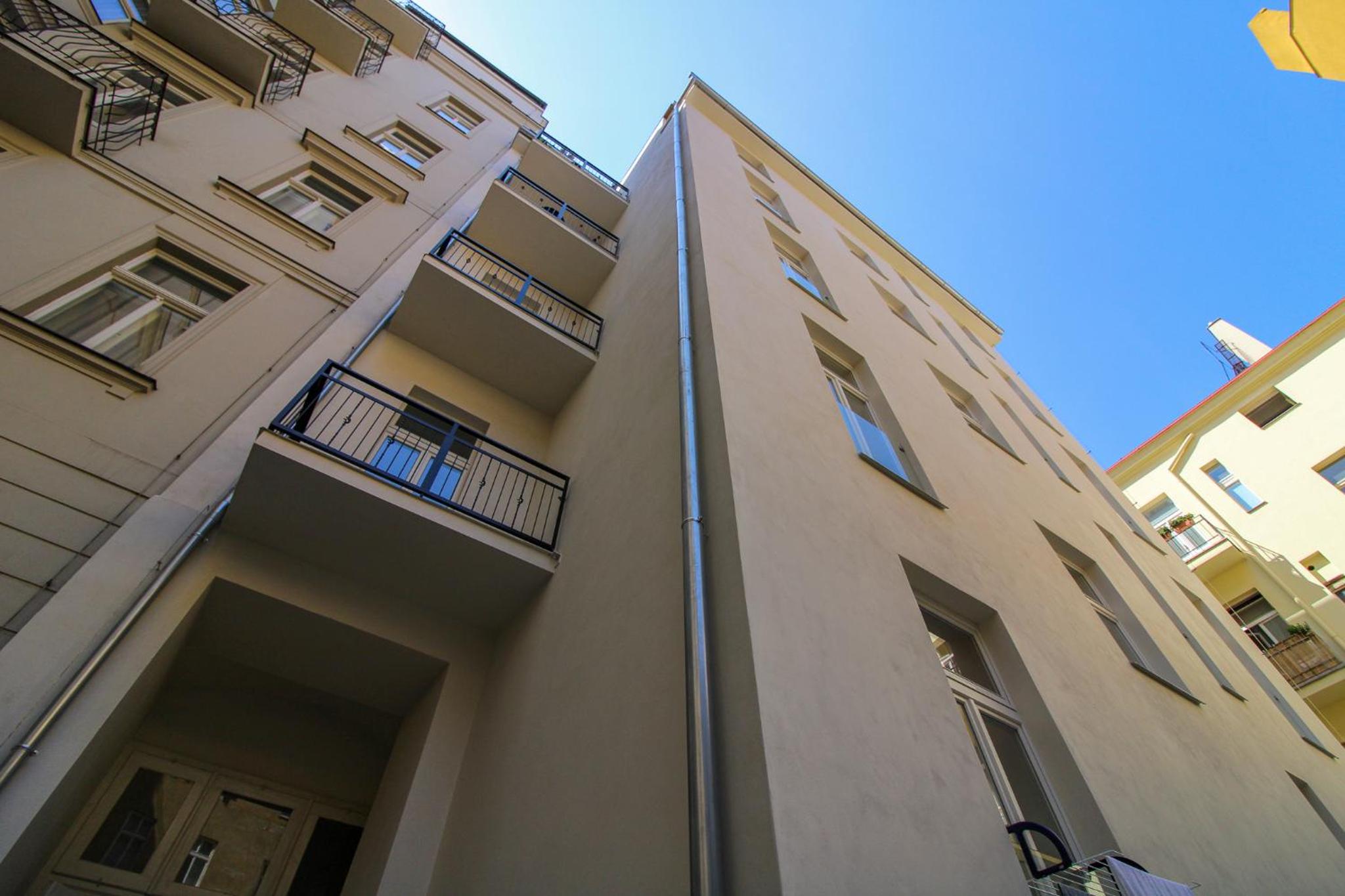 Bouquet Apartments