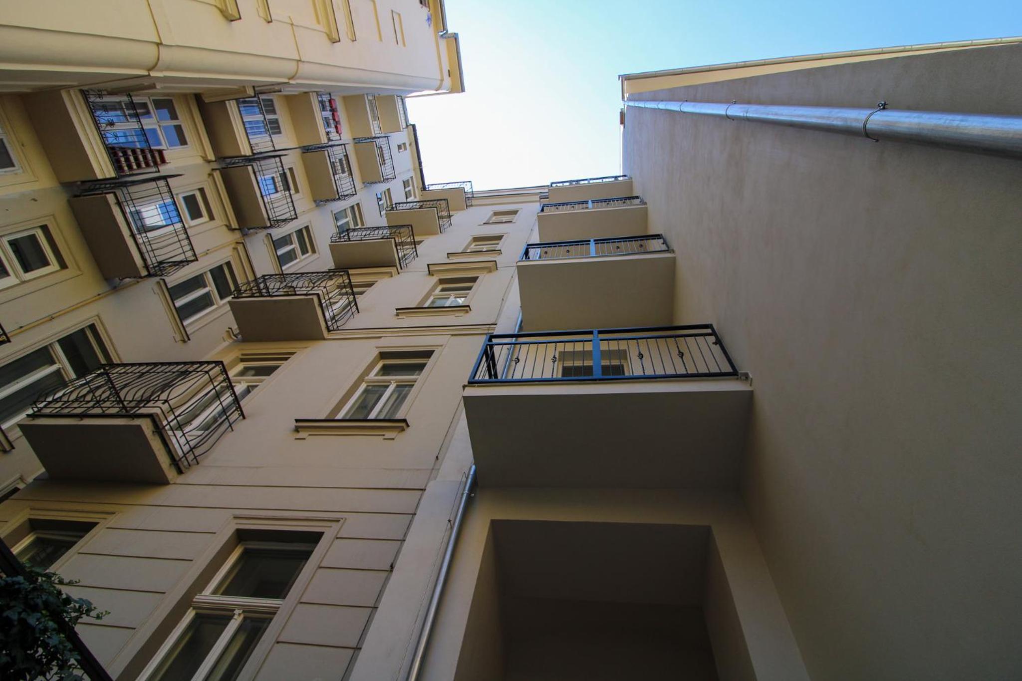 Bouquet Apartments
