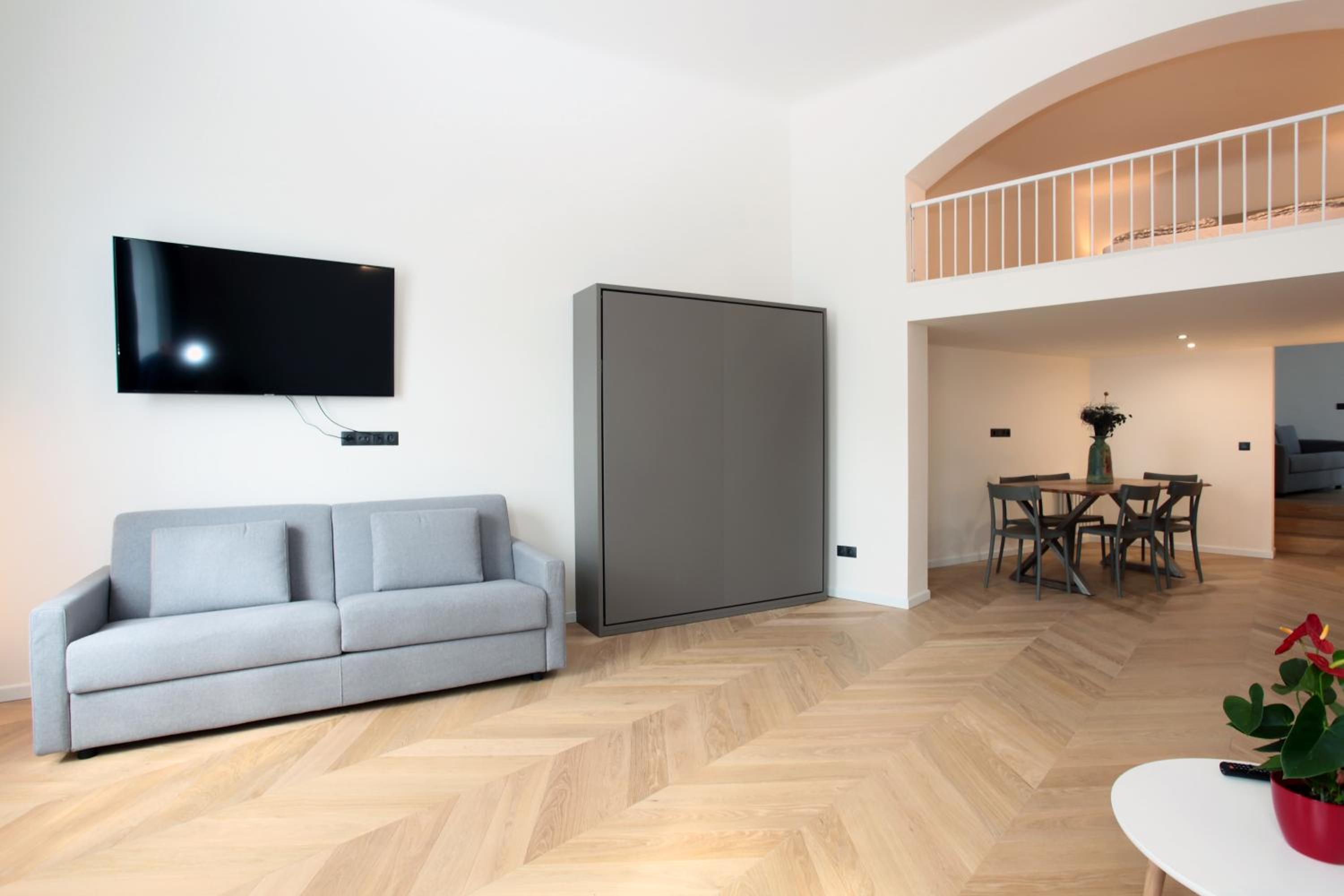 The Apartment House - Mezibranska