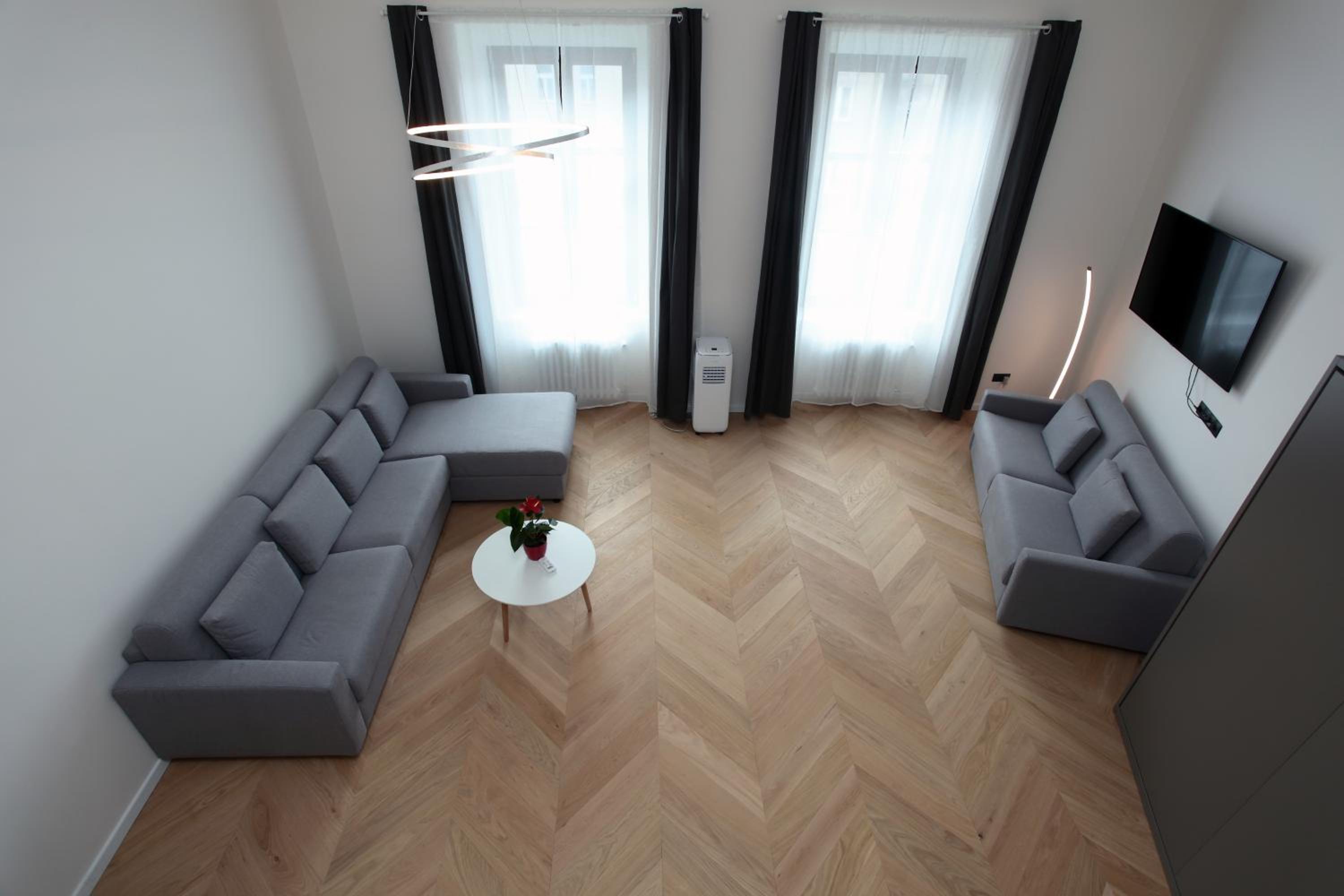 The Apartment House - Mezibranska