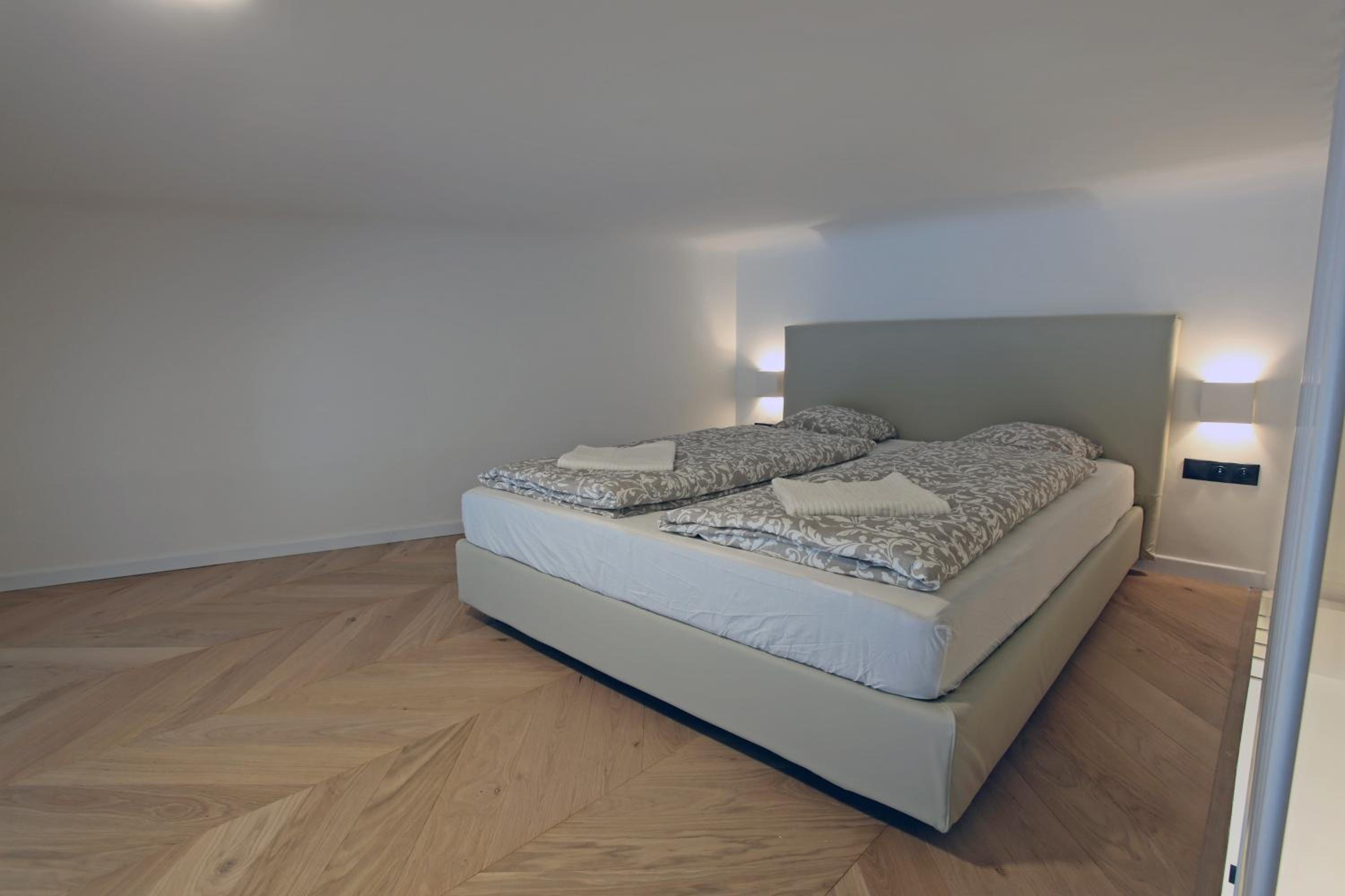 The Apartment House - Mezibranska