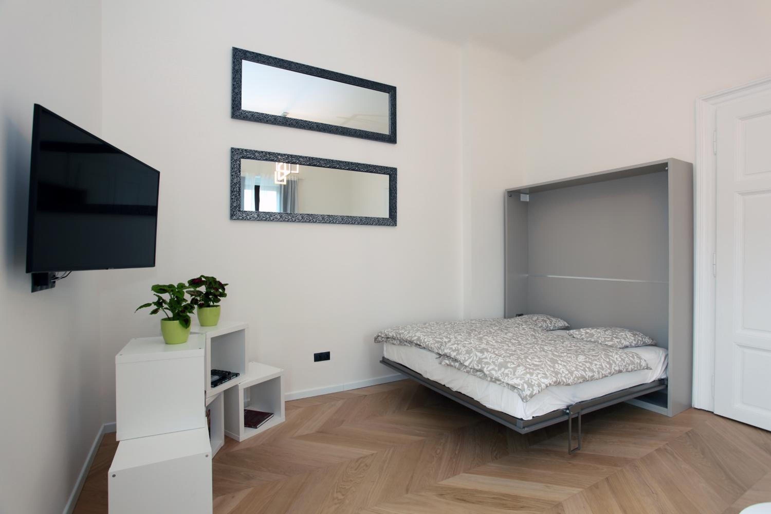 The Apartment House - Mezibranska