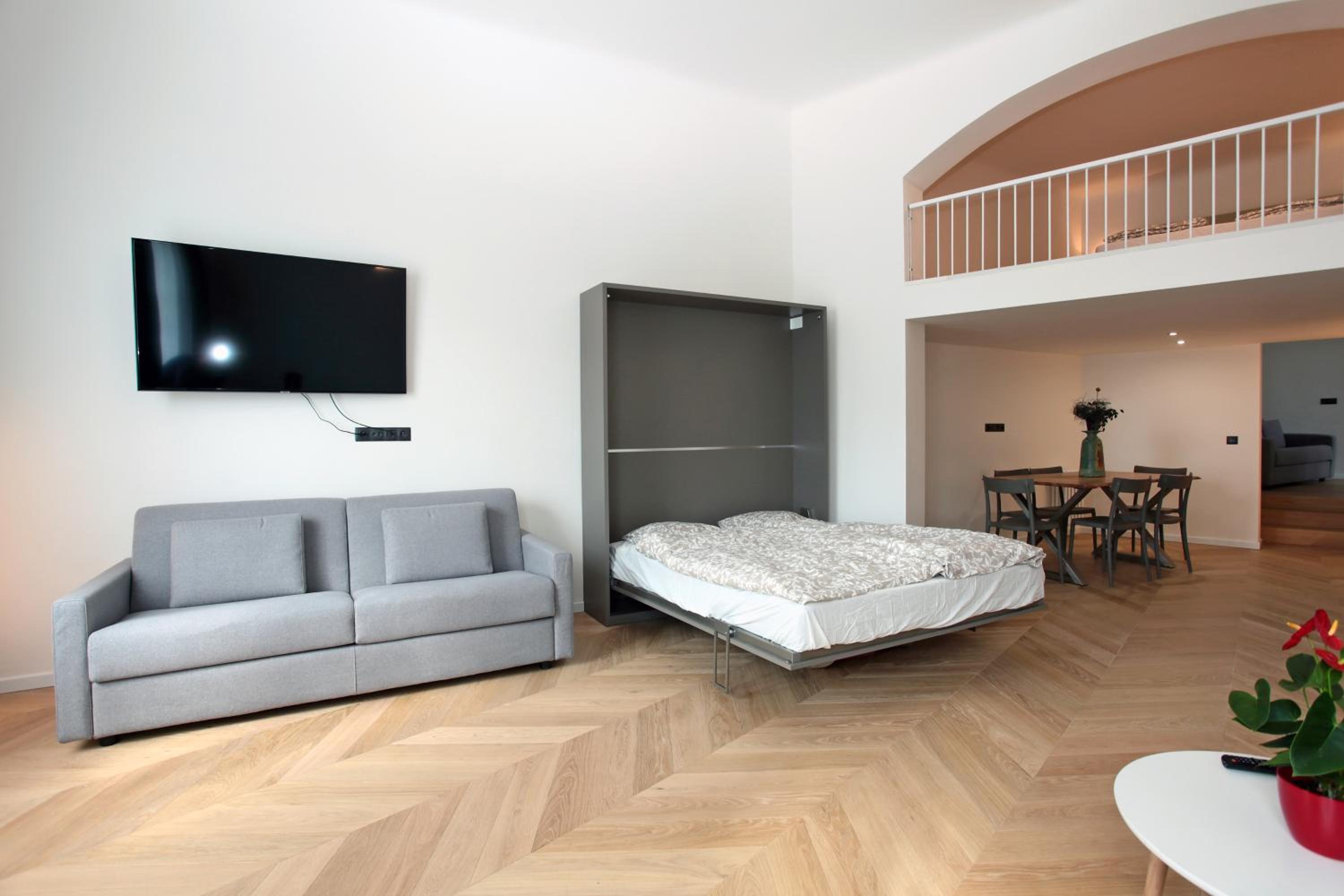 The Apartment House - Mezibranska