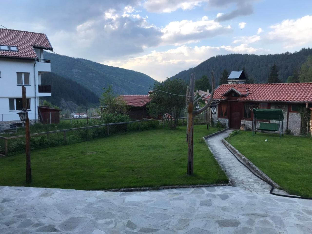 Mama Emiliya Guest House