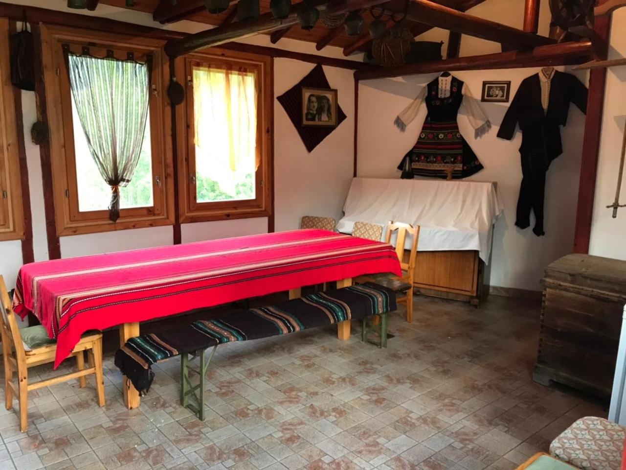 Mama Emiliya Guest House