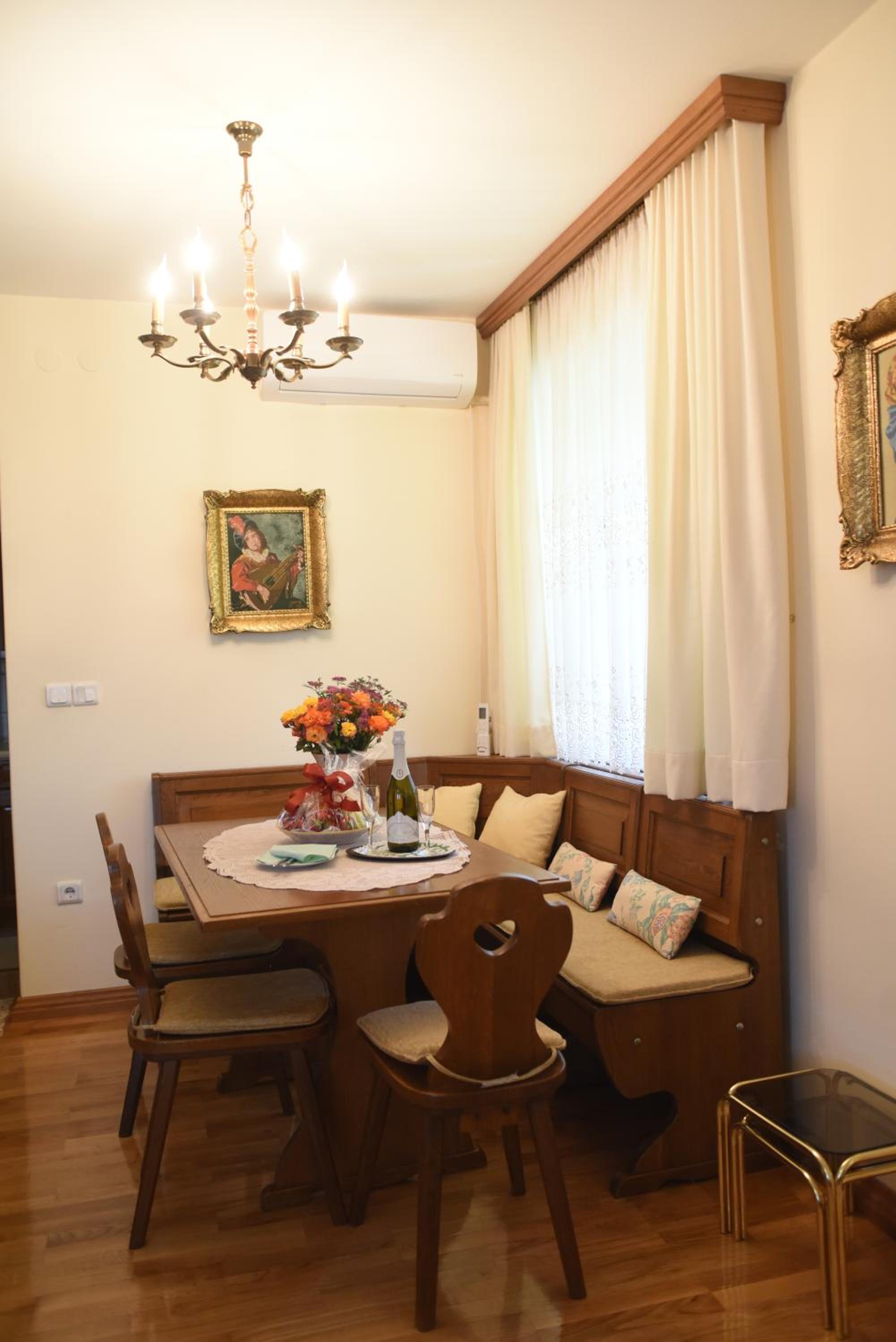Apartmani Nik Lux view 4