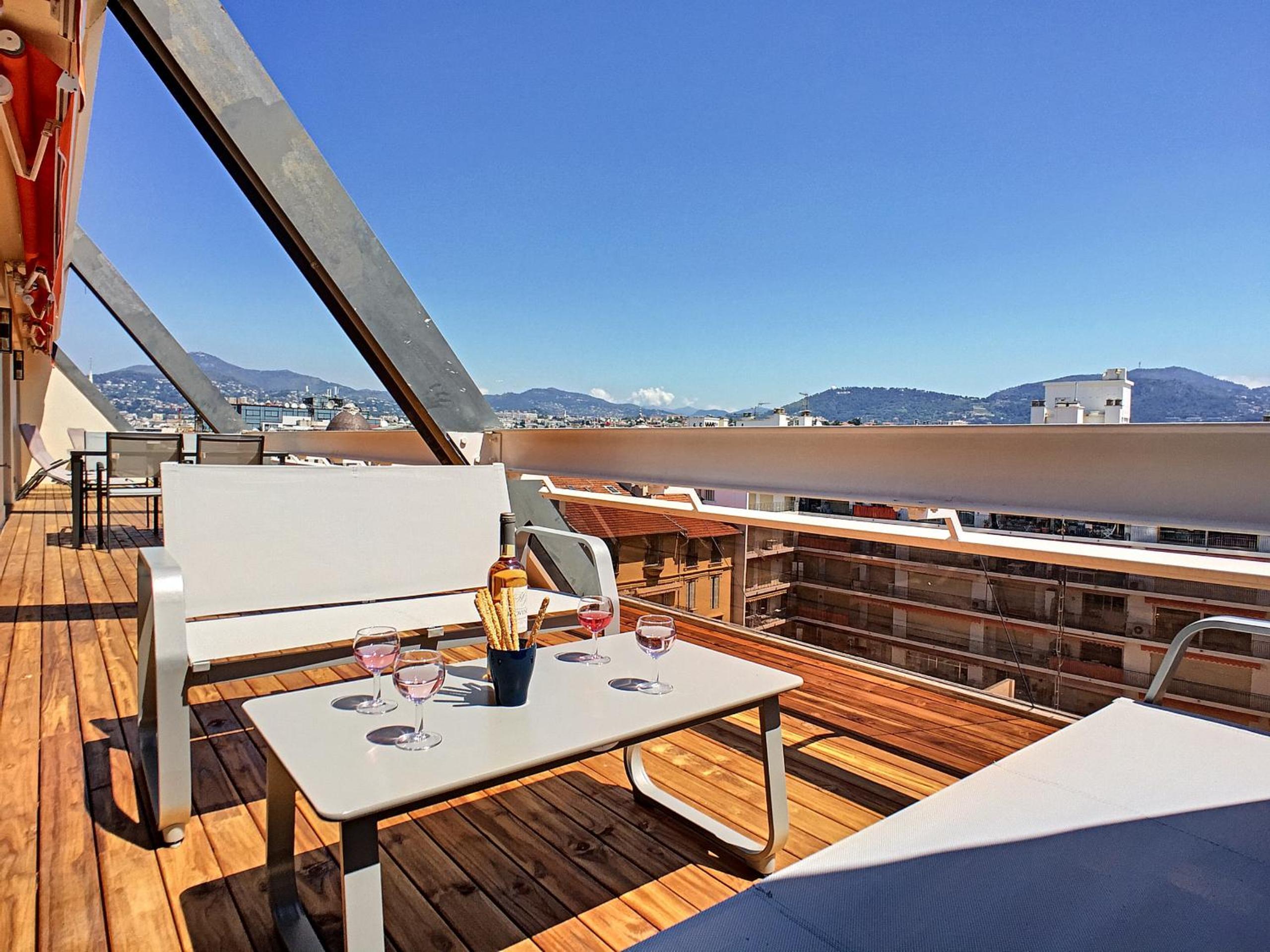 Nestor&Jeeves - SKY LIGHT TERRACE - Hyper center - By sea - Top floor photo 2