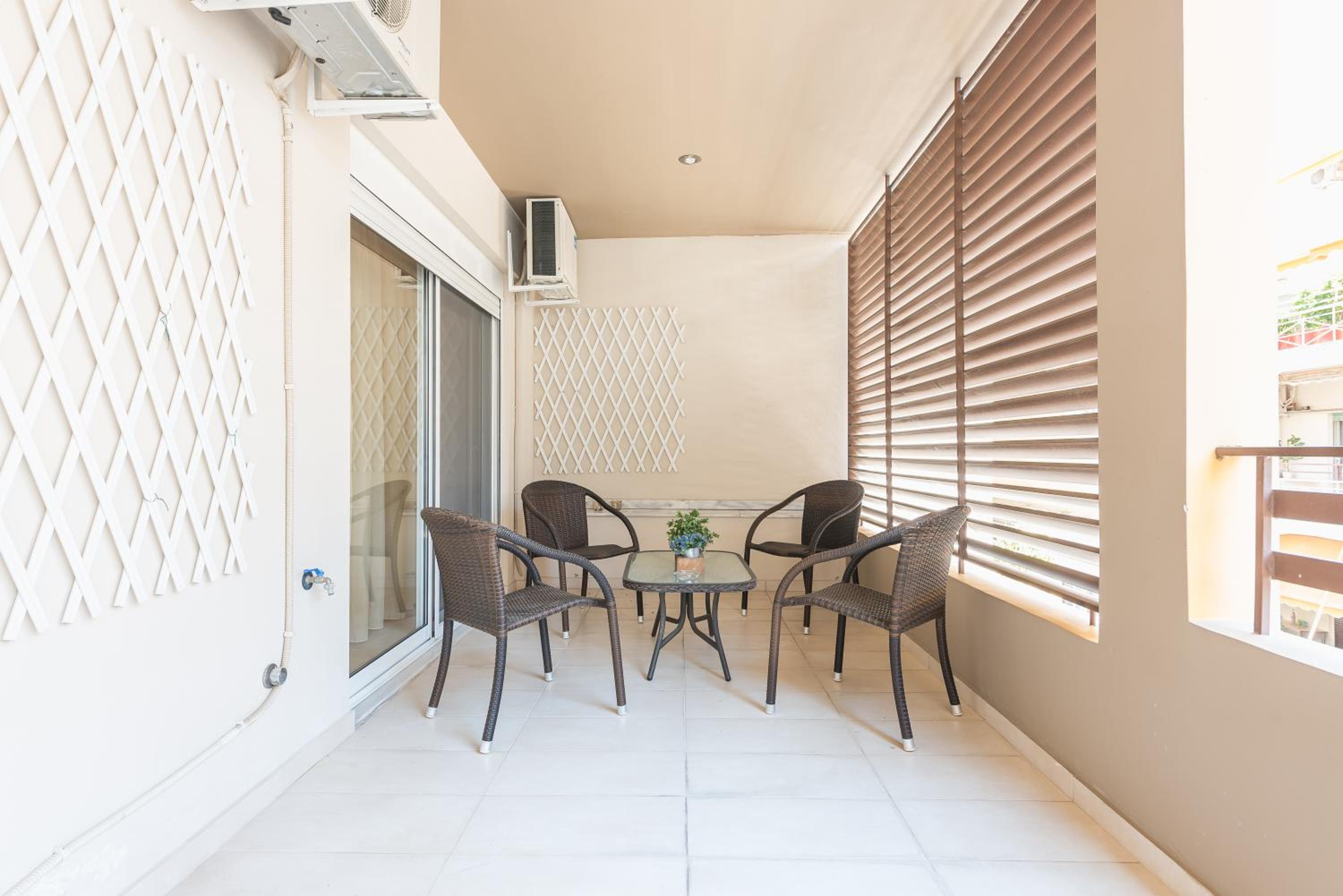 Comfortable,sunny apartment in Athens Center