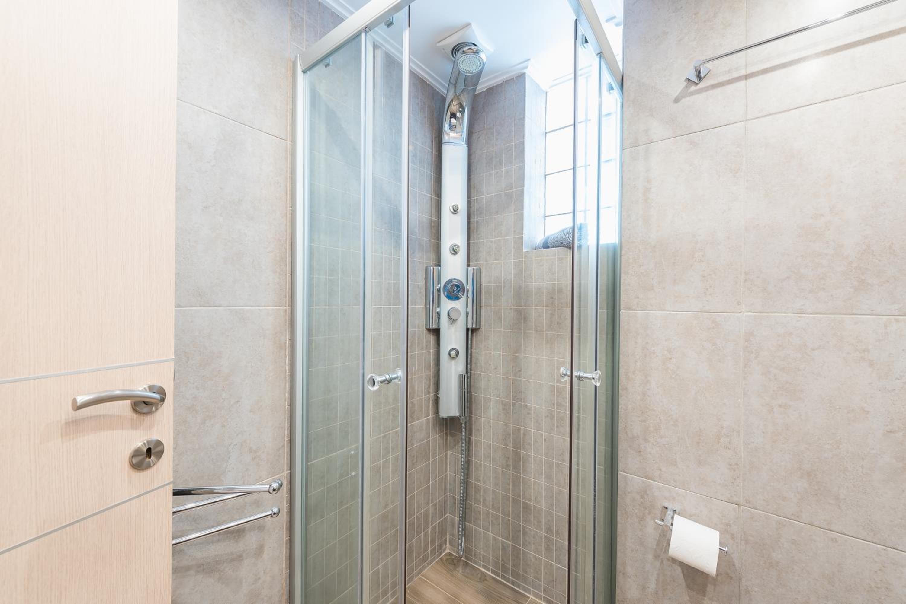 Comfortable,sunny apartment in Athens Center