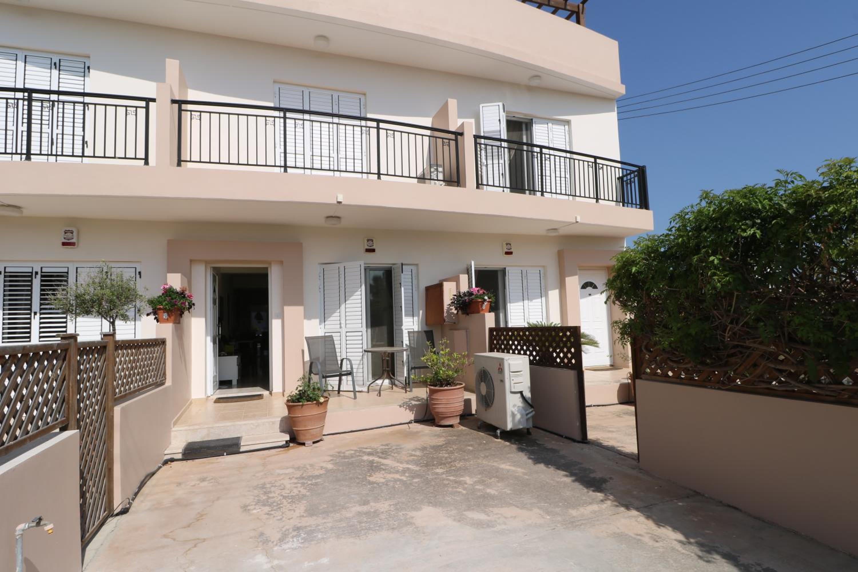 The Paradise Townhouses By Taimoura