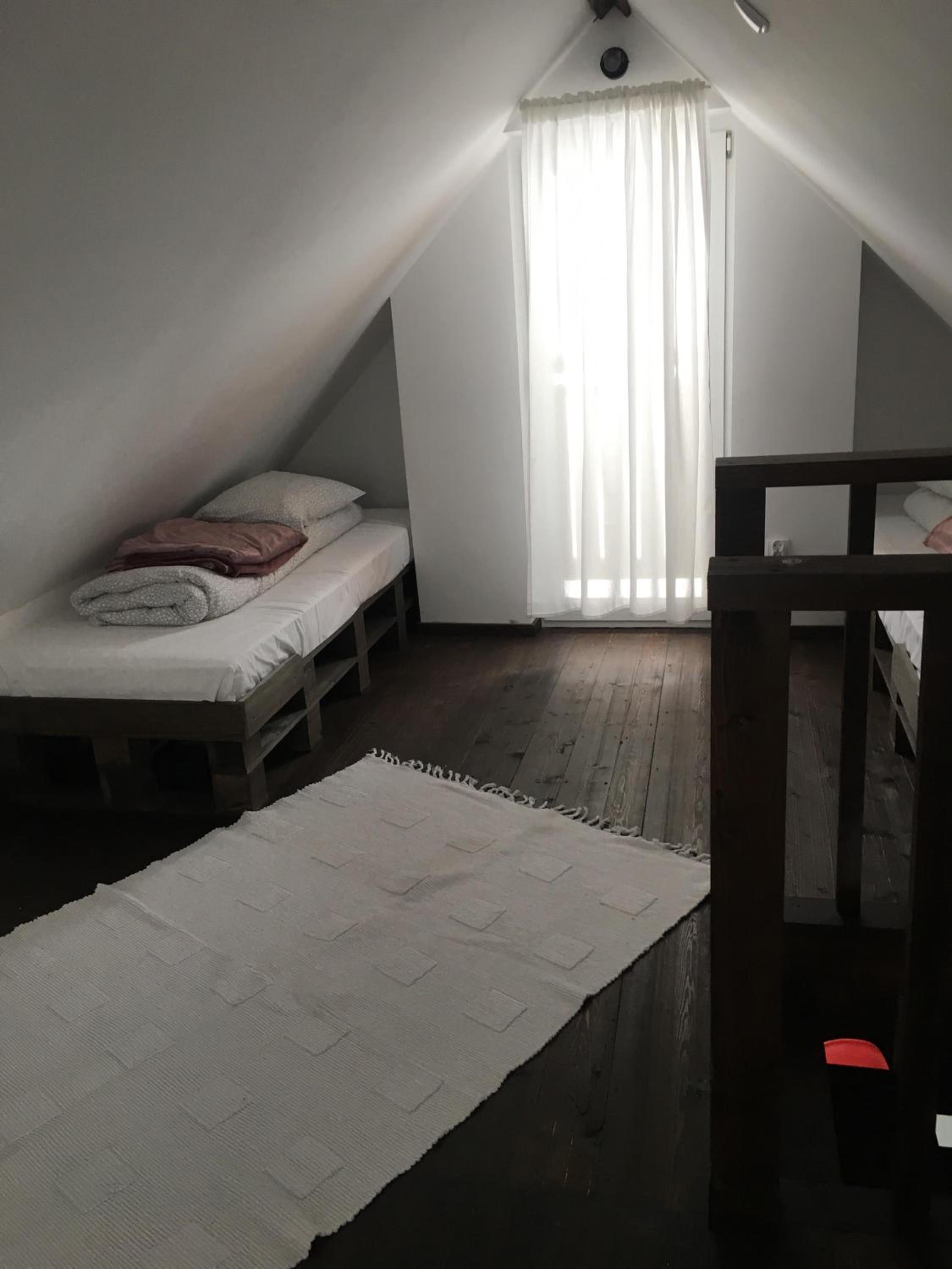 Photo 33