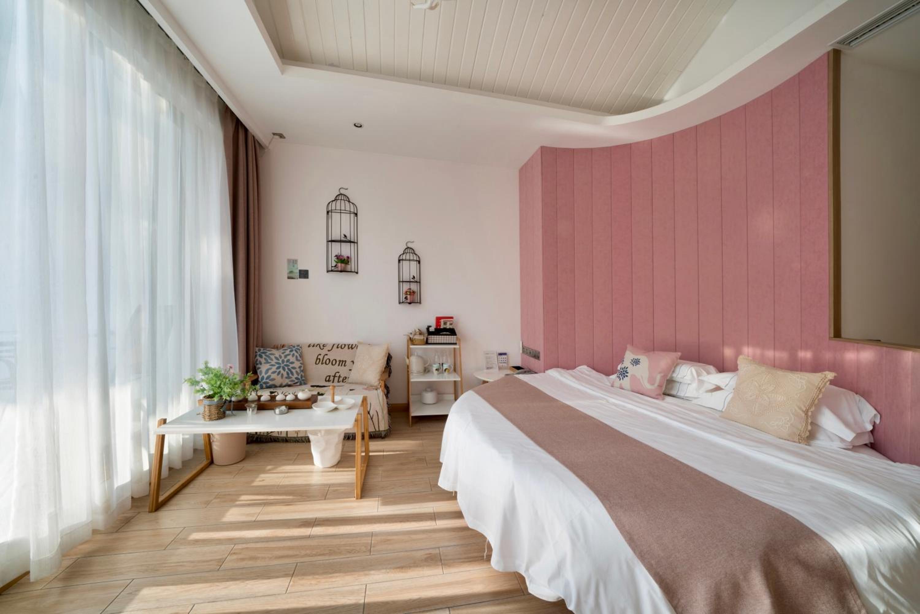 Ancient Street No.5 Youth Chic Hotel