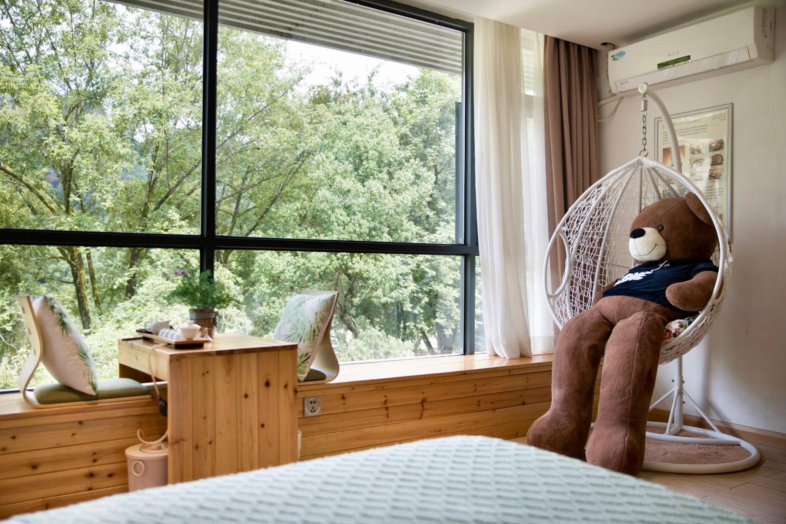 Ancient Street No.5 Youth Chic Hotel