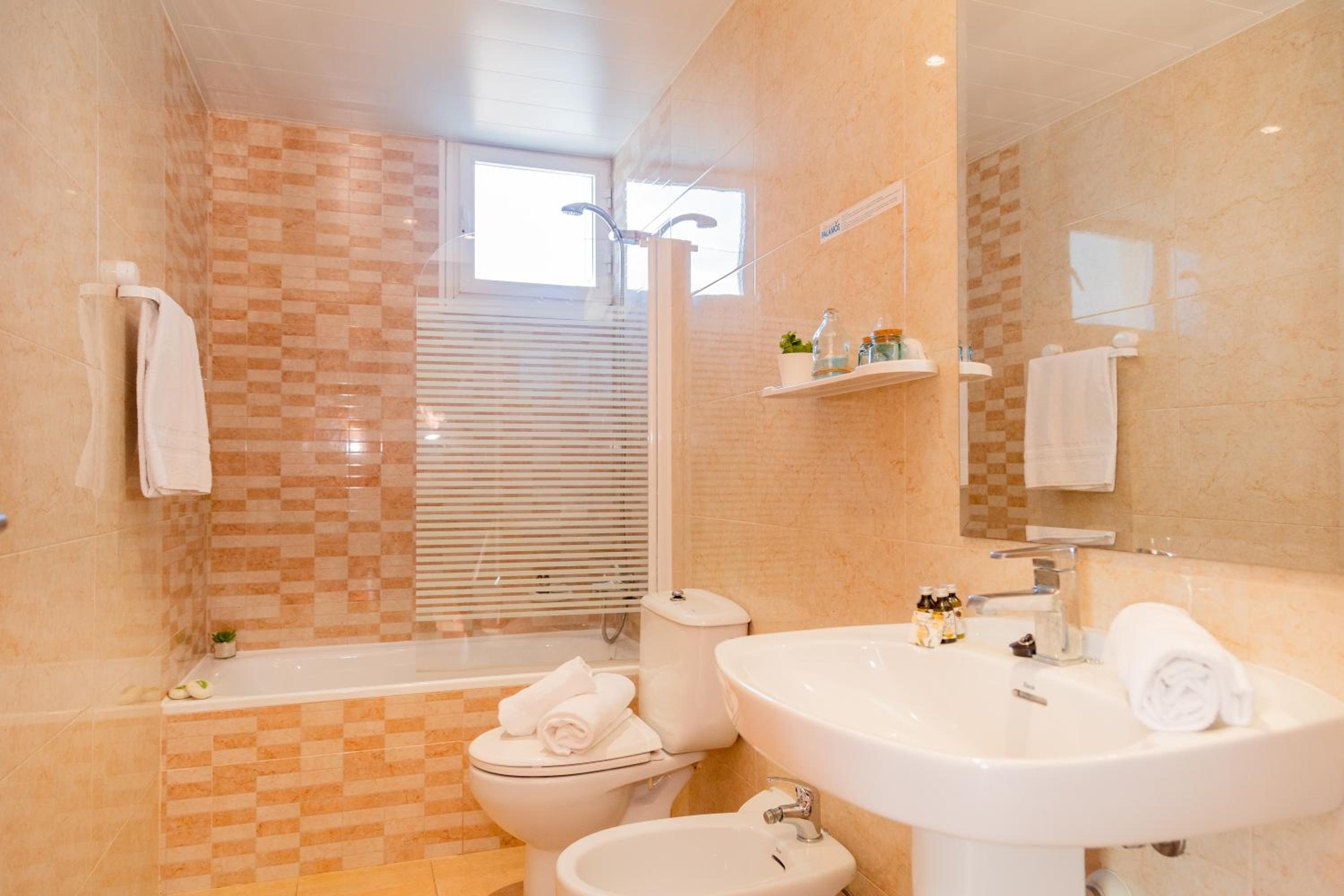 Aparthotel Ona Palamós 5