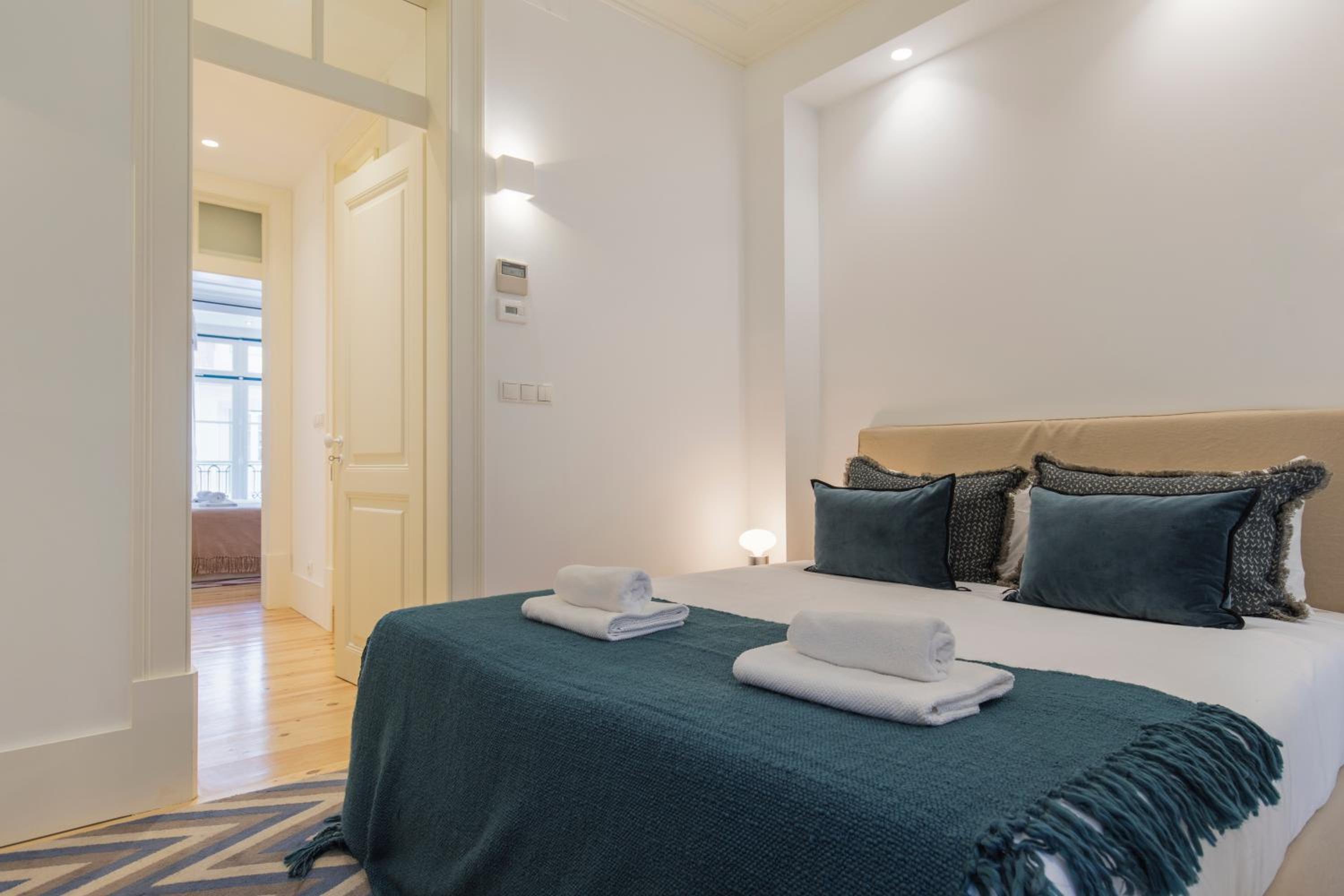 Charming 2 Bedroom Apartment in Baixa Chiado view 3