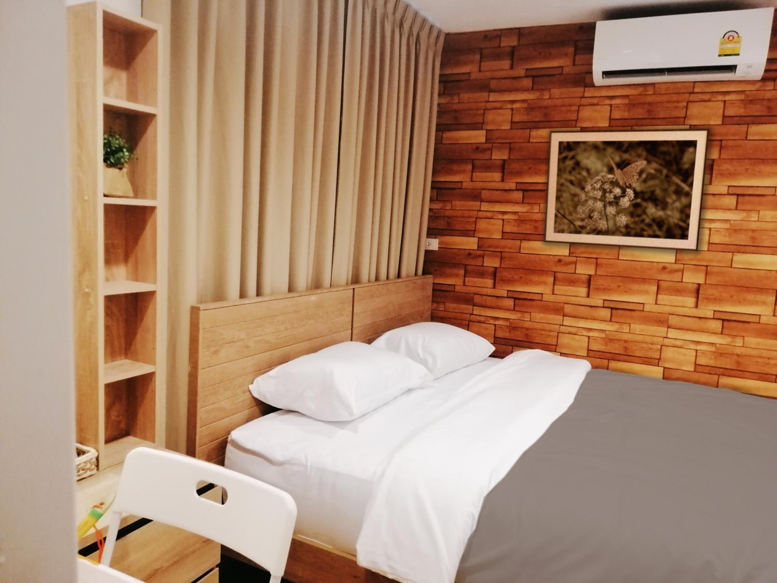White House Hostel
